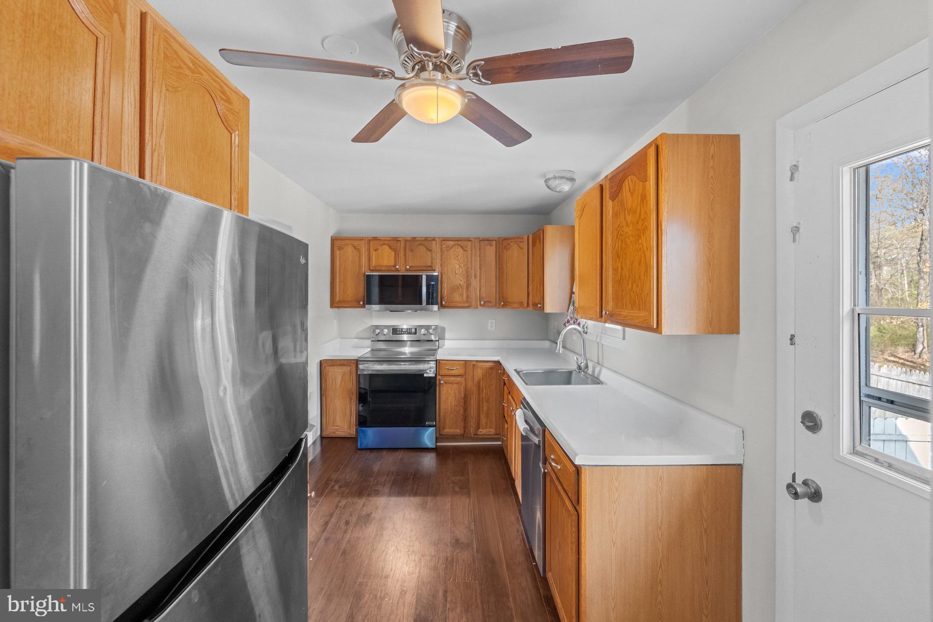 LAURELTON FOREST - Residential