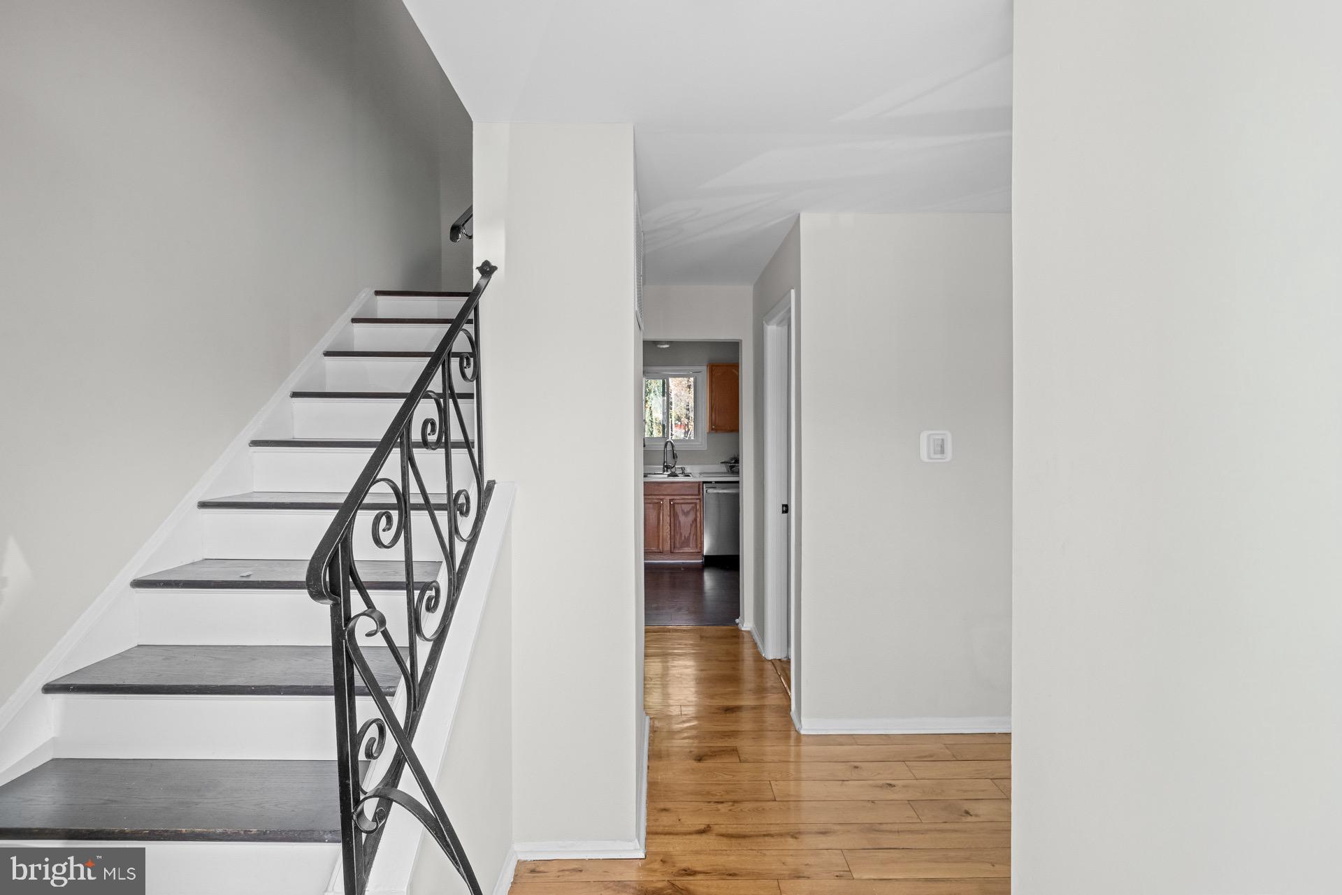 LAURELTON FOREST - Residential