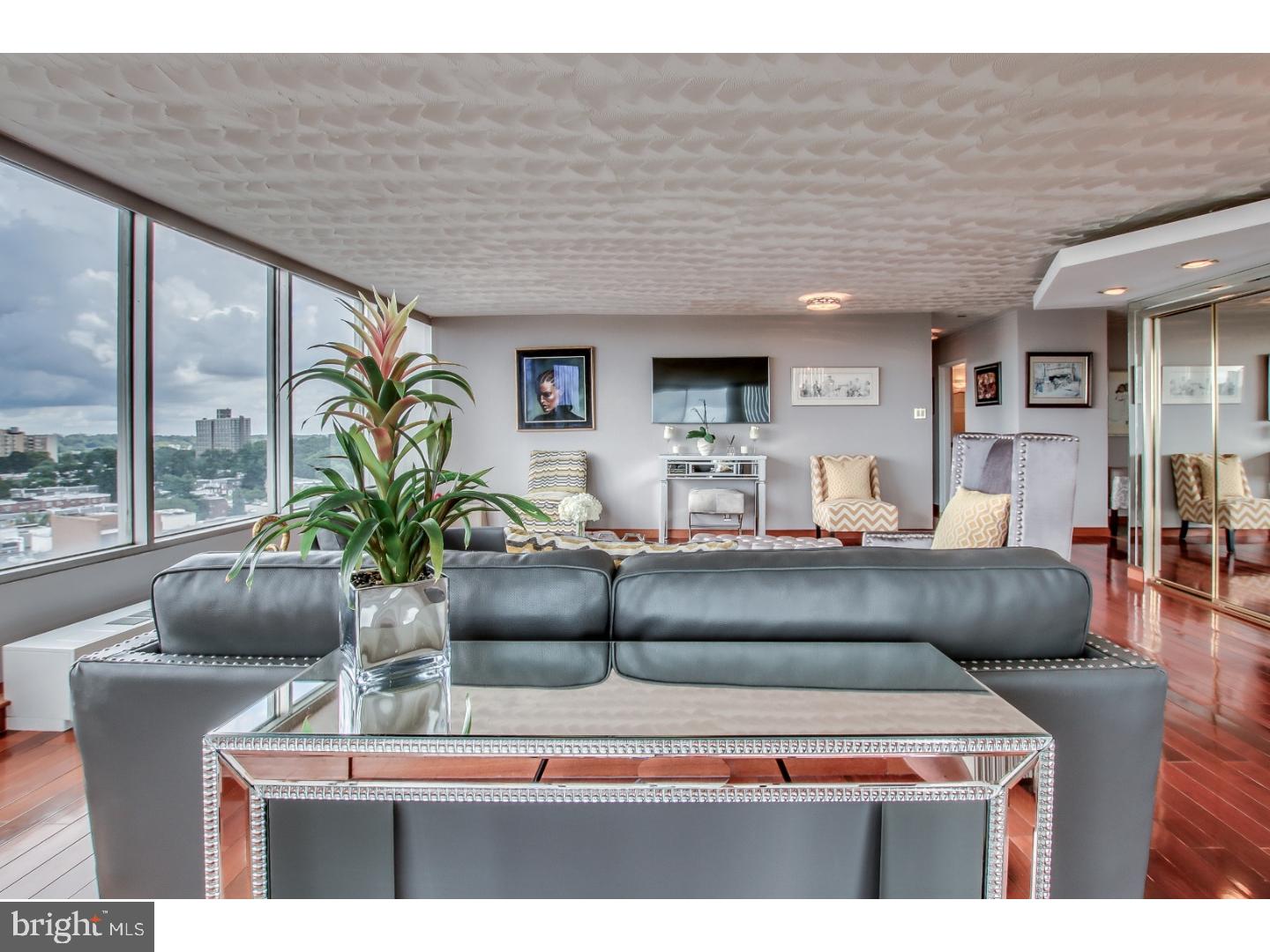 PARK PLAZA - Residential