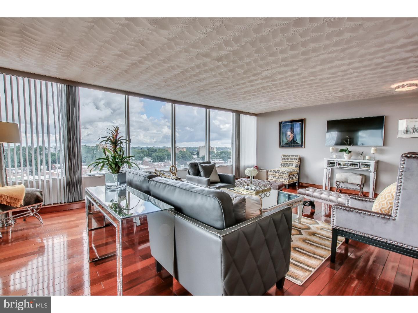 PARK PLAZA - Residential