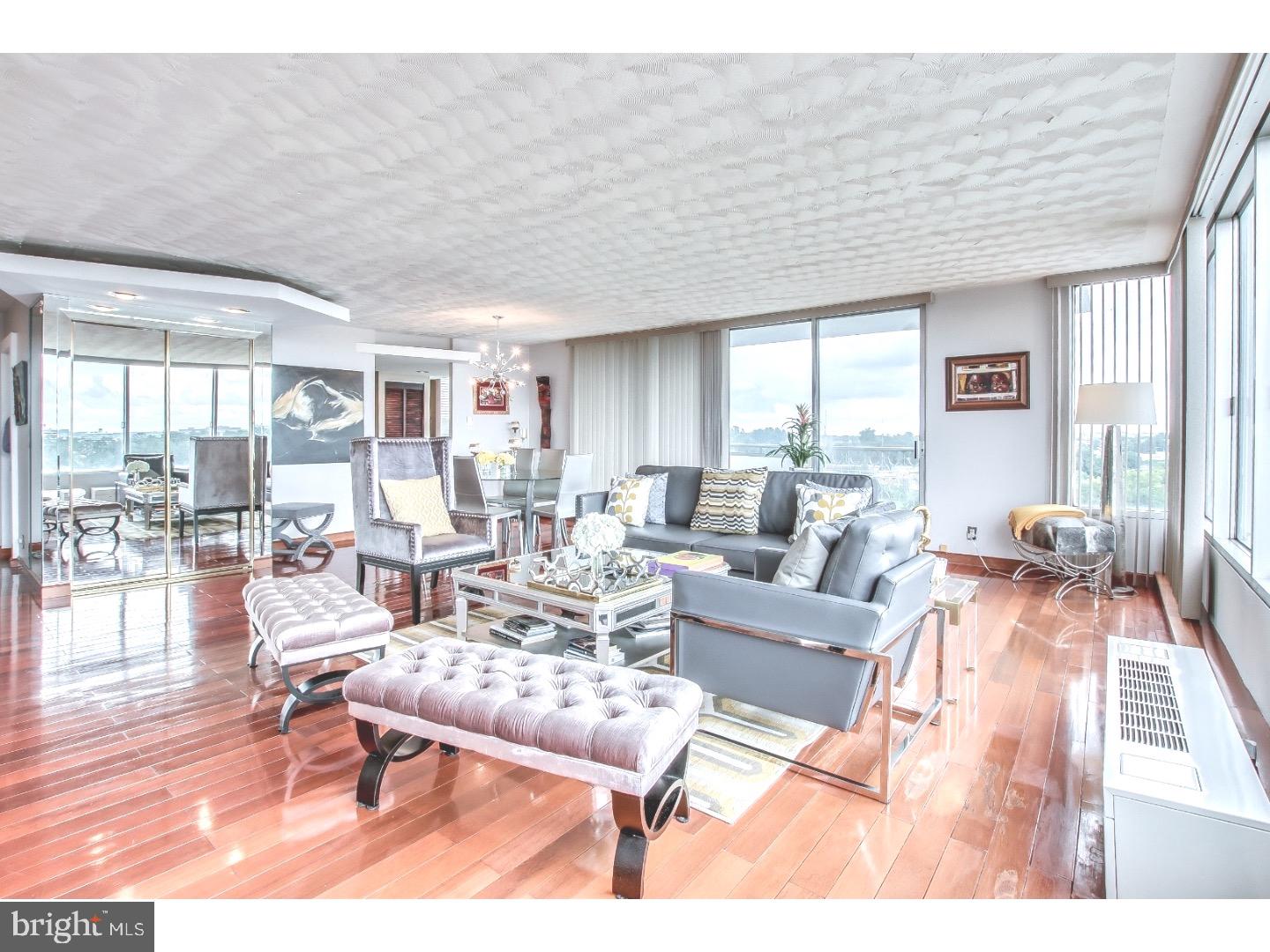PARK PLAZA - Residential