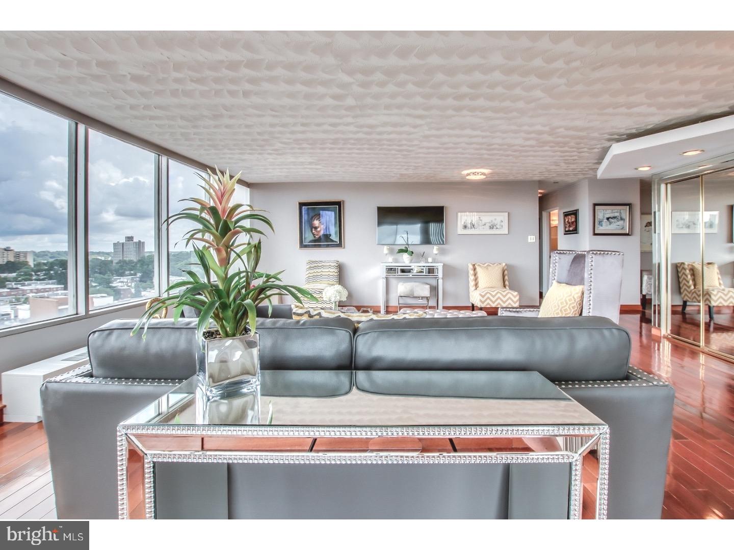 PARK PLAZA - Residential