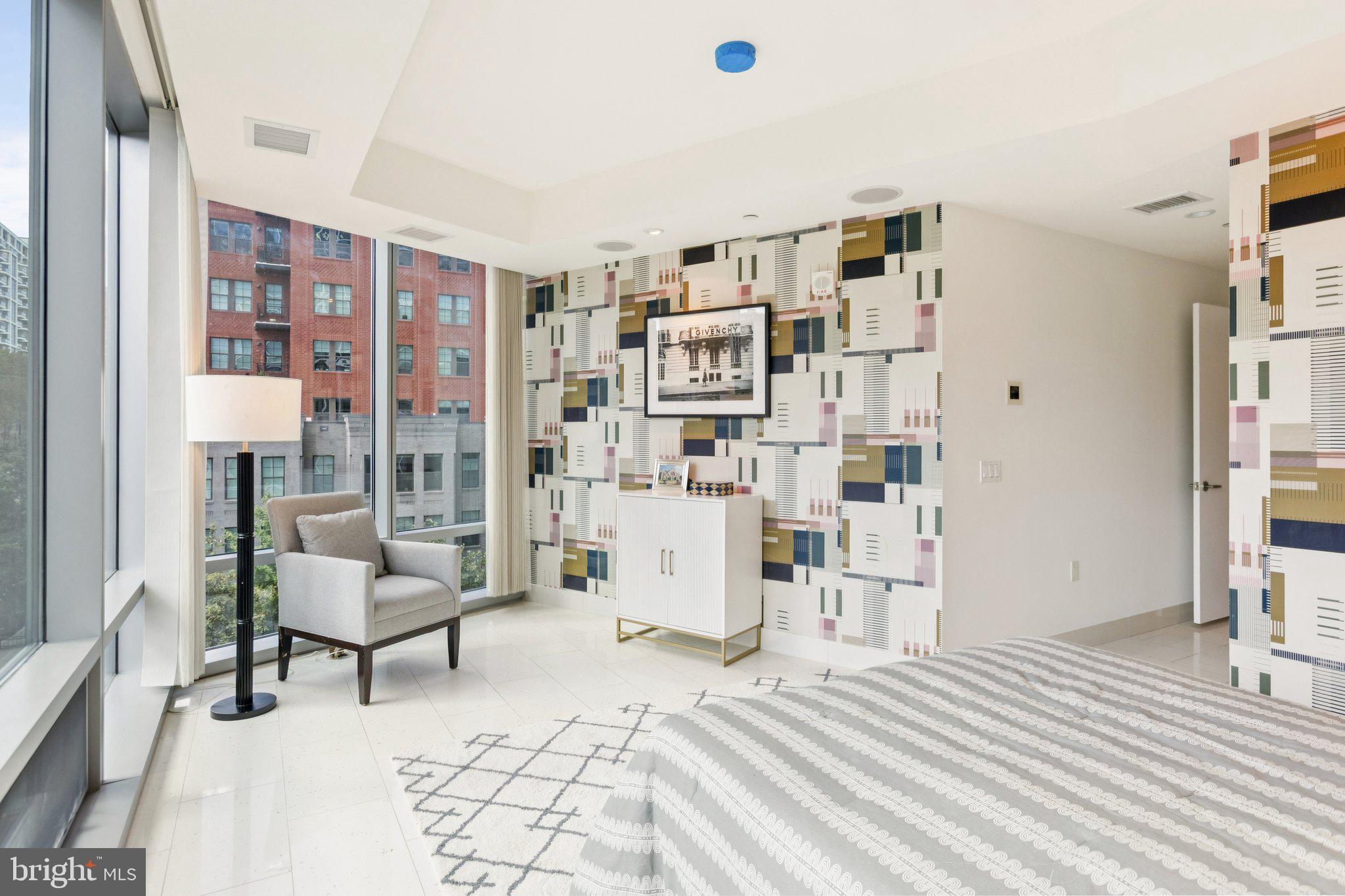 TURNBERRY TOWER - Residential