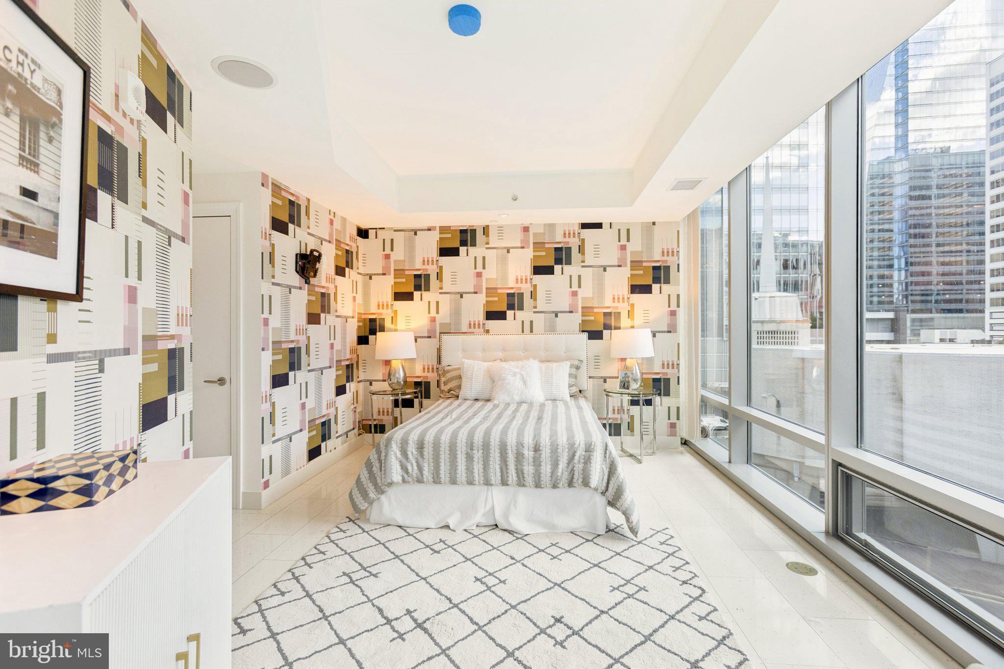 TURNBERRY TOWER - Residential