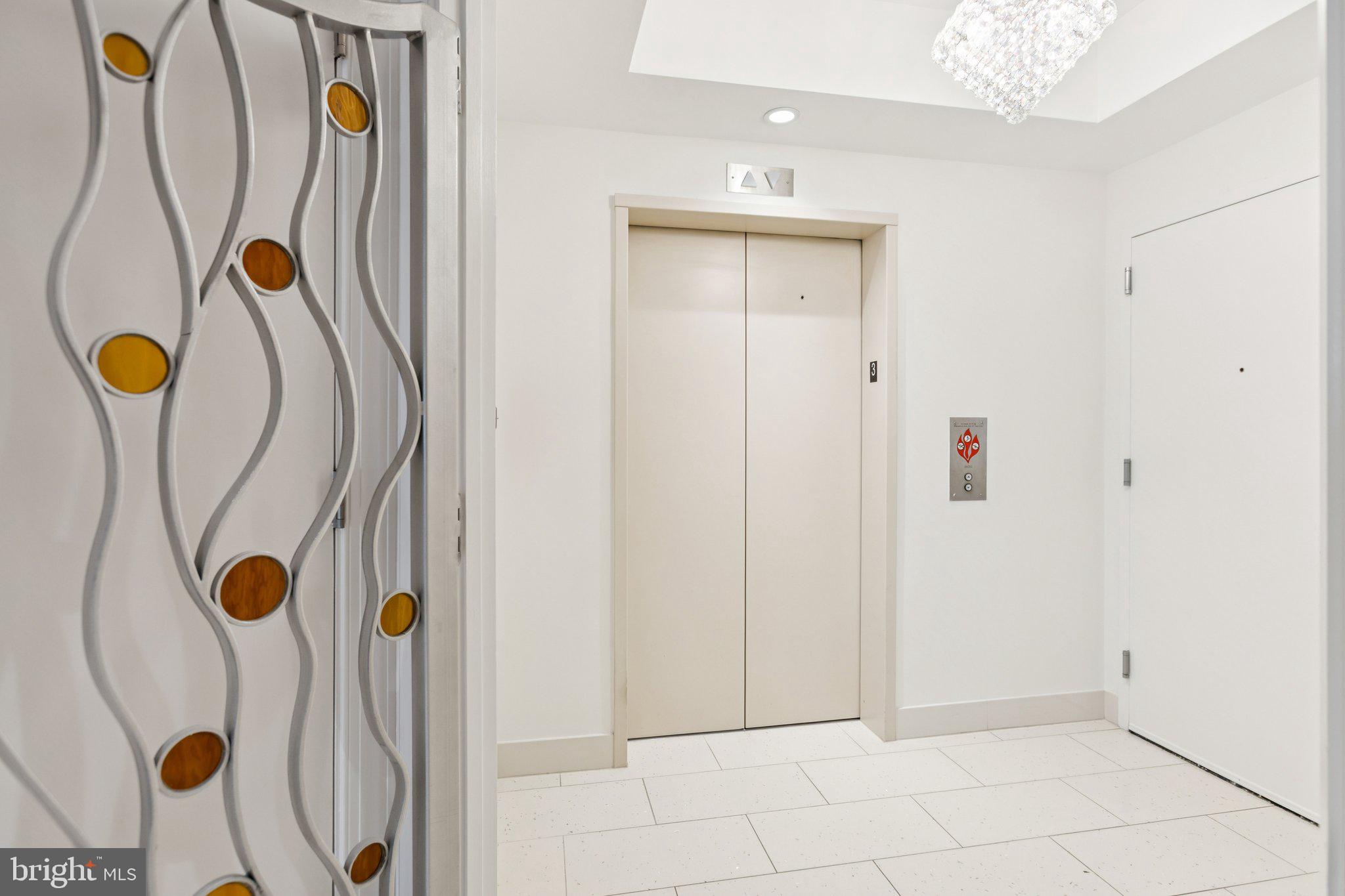 TURNBERRY TOWER - Residential