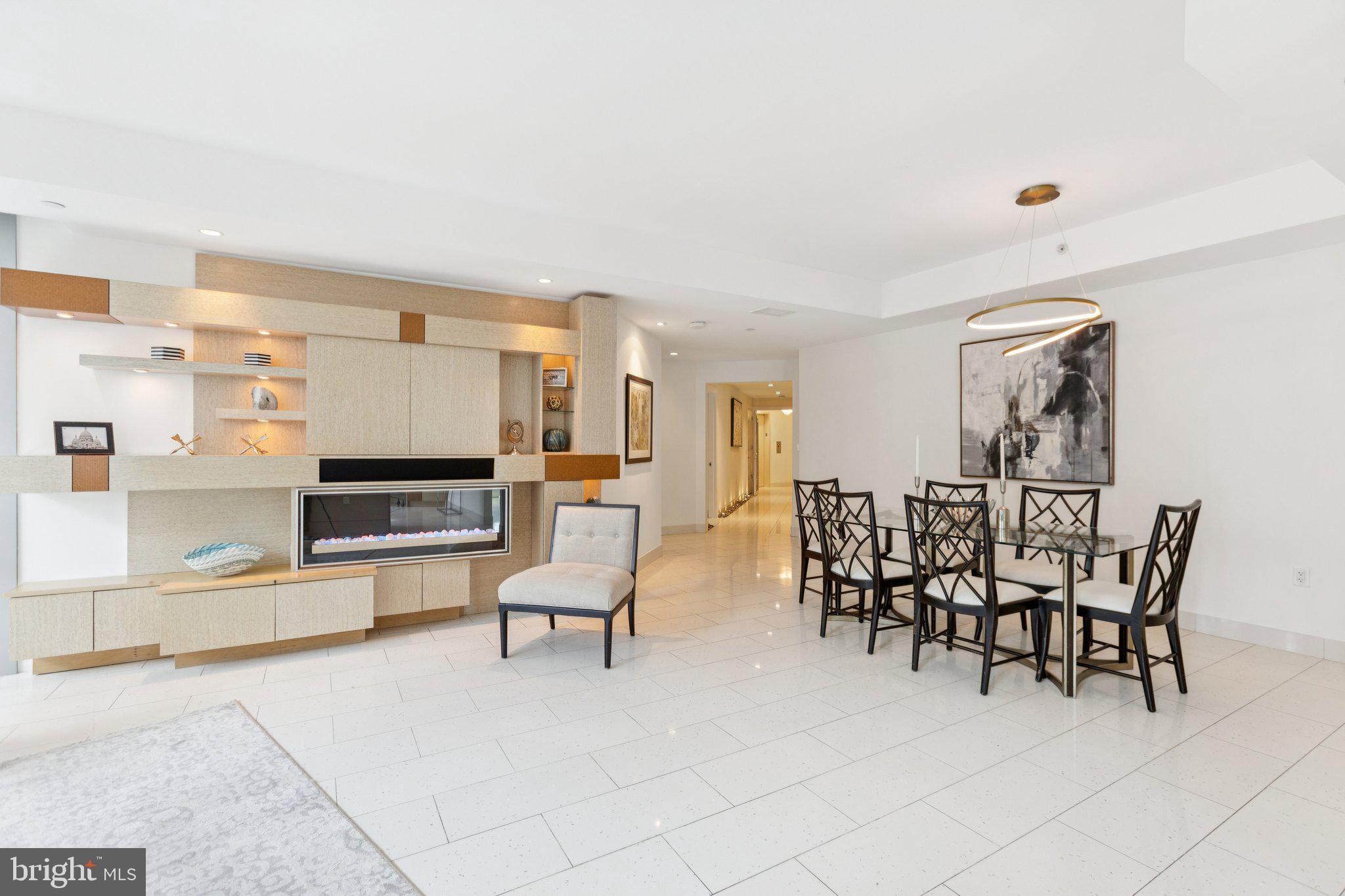 TURNBERRY TOWER - Residential