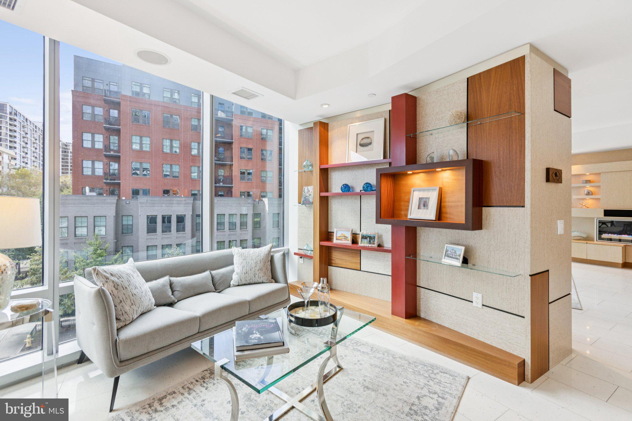 TURNBERRY TOWER - Residential