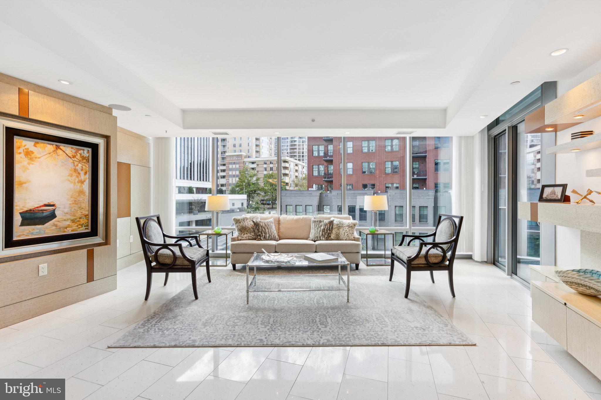 TURNBERRY TOWER - Residential