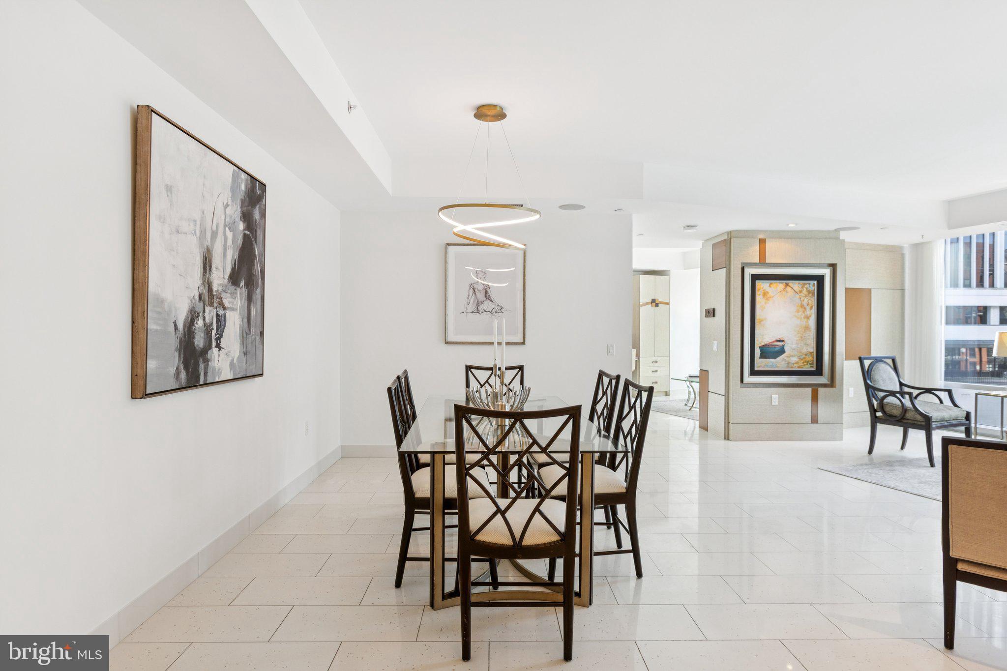 TURNBERRY TOWER - Residential