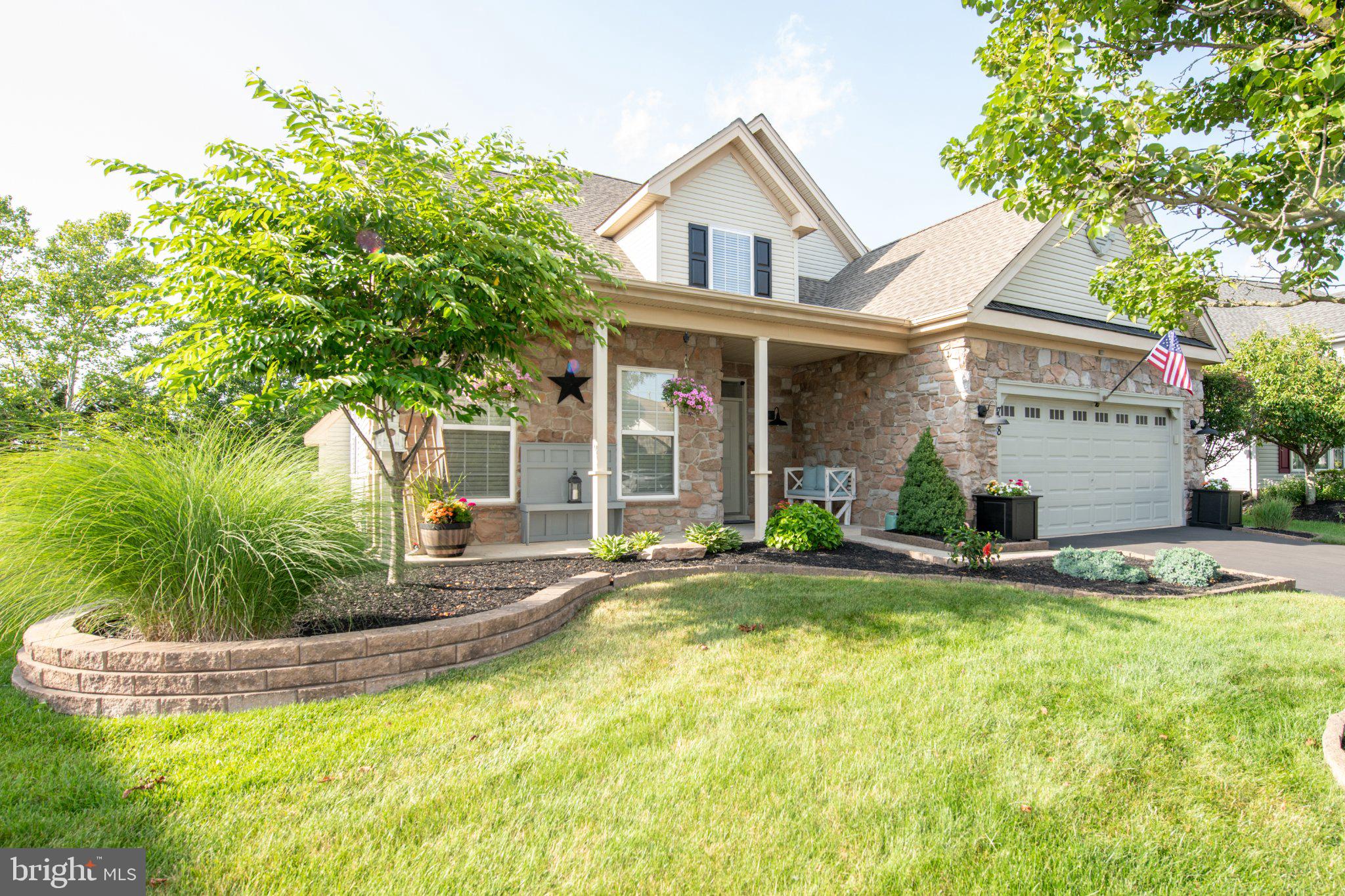 748 S SETTLERS CIRCLE