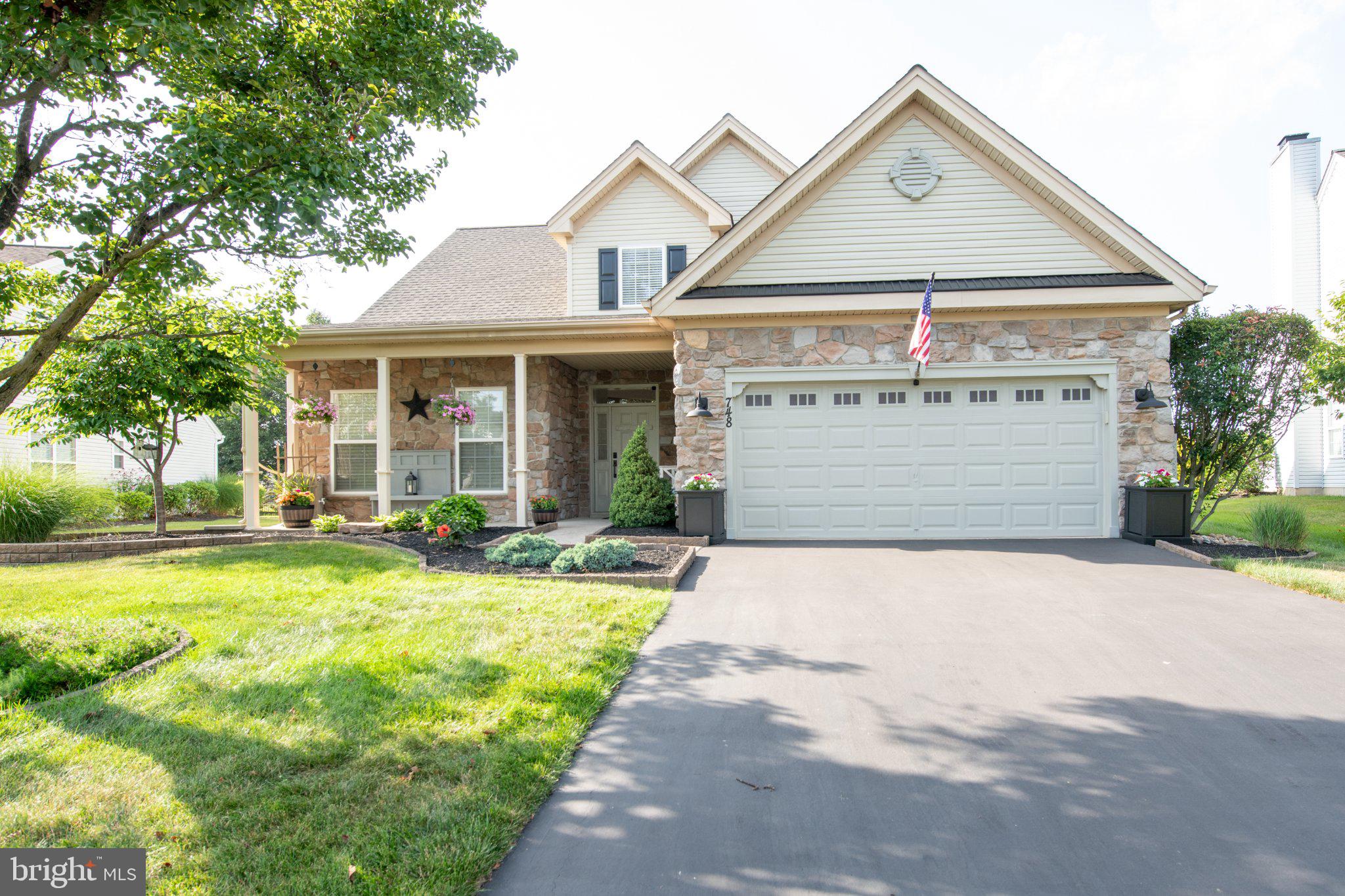 748 S SETTLERS CIRCLE