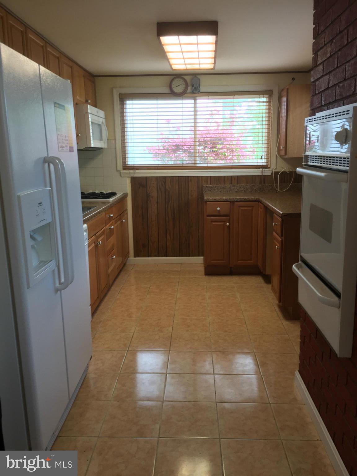 WESTGATE WOODS - Residential Lease