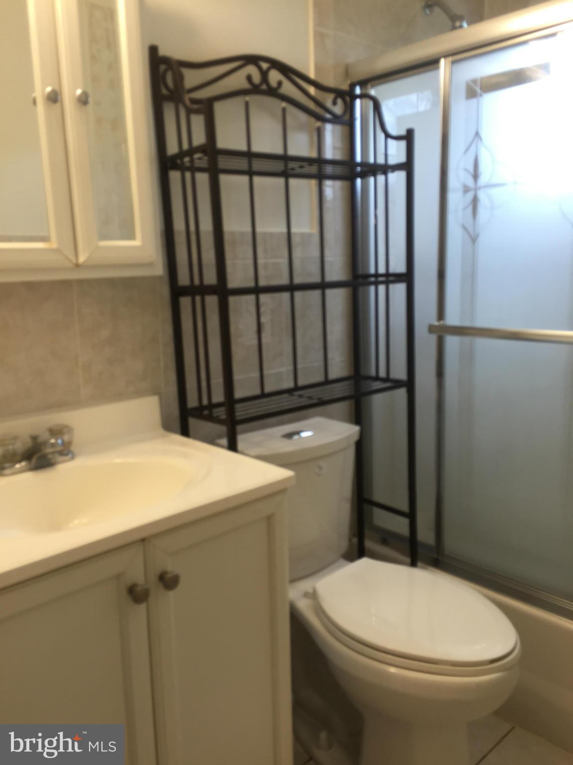 WESTGATE WOODS - Residential Lease