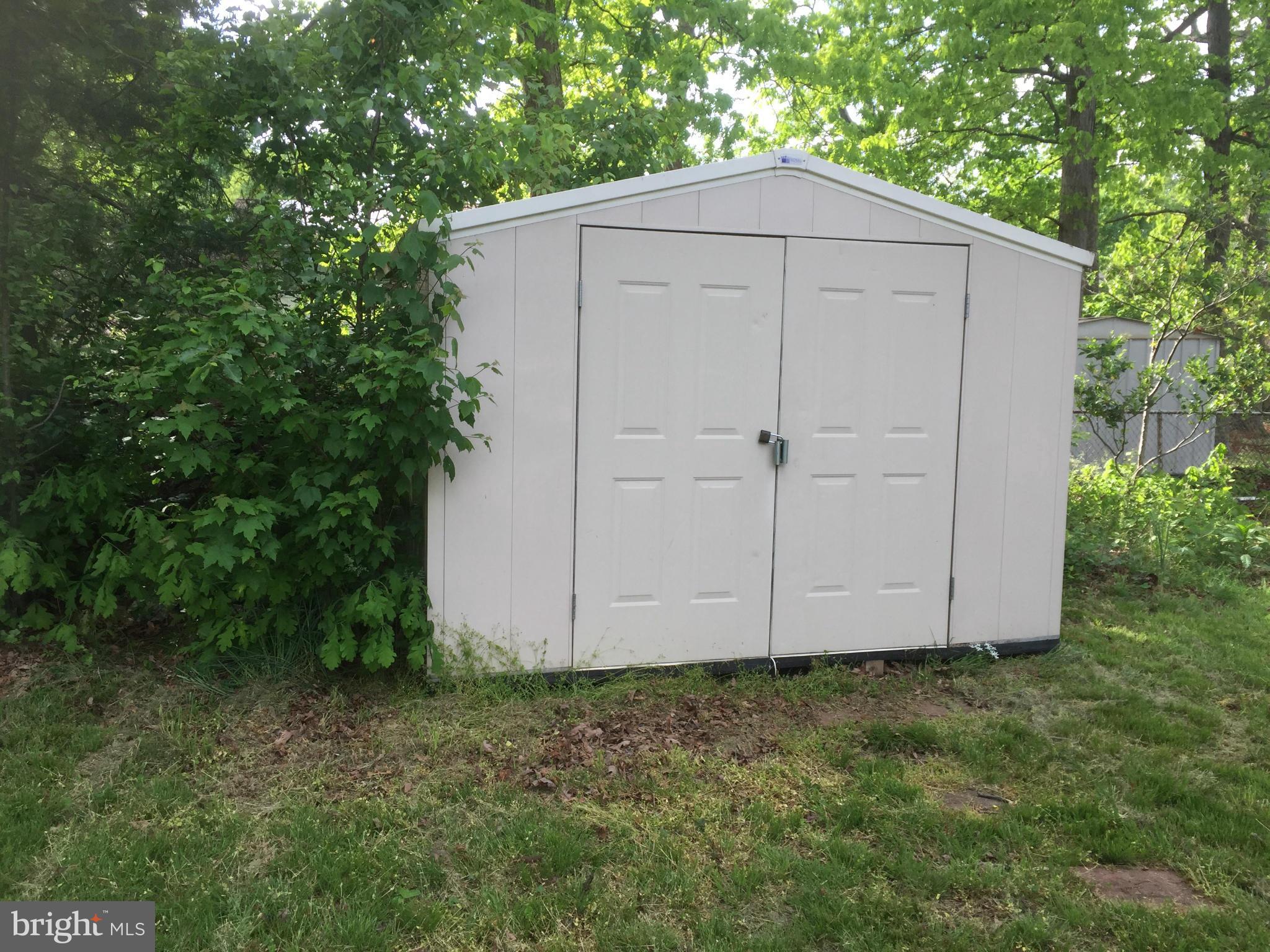 WESTGATE WOODS - Residential Lease