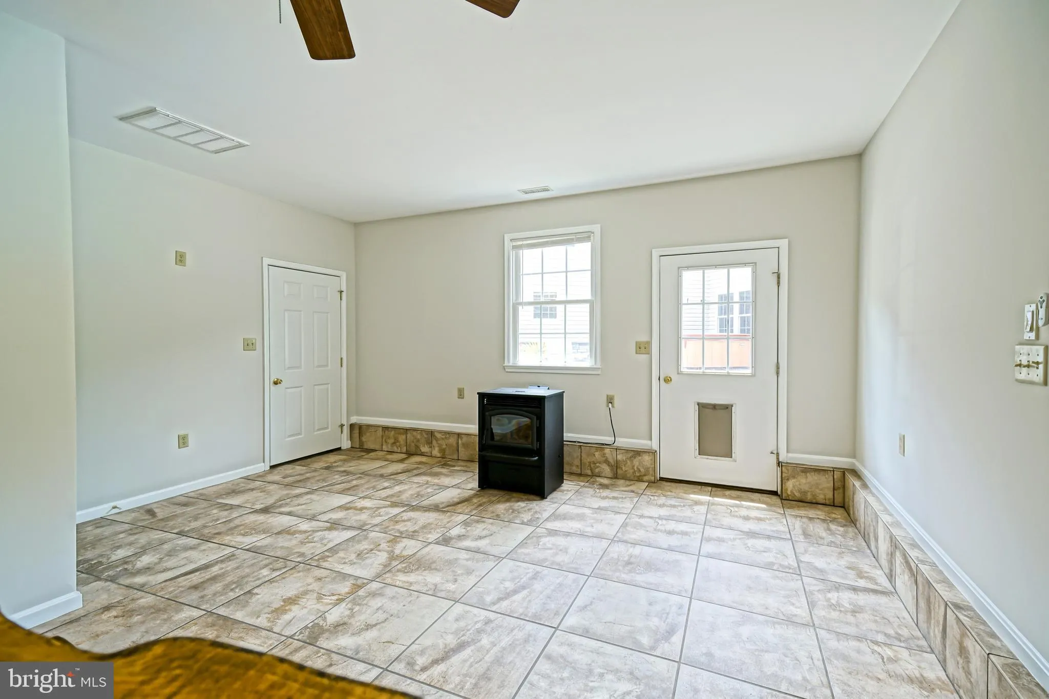 Milton, Delaware 19968, United States, 3 Bedrooms Bedrooms, ,4 BathroomsBathrooms,Residential,Active,172281