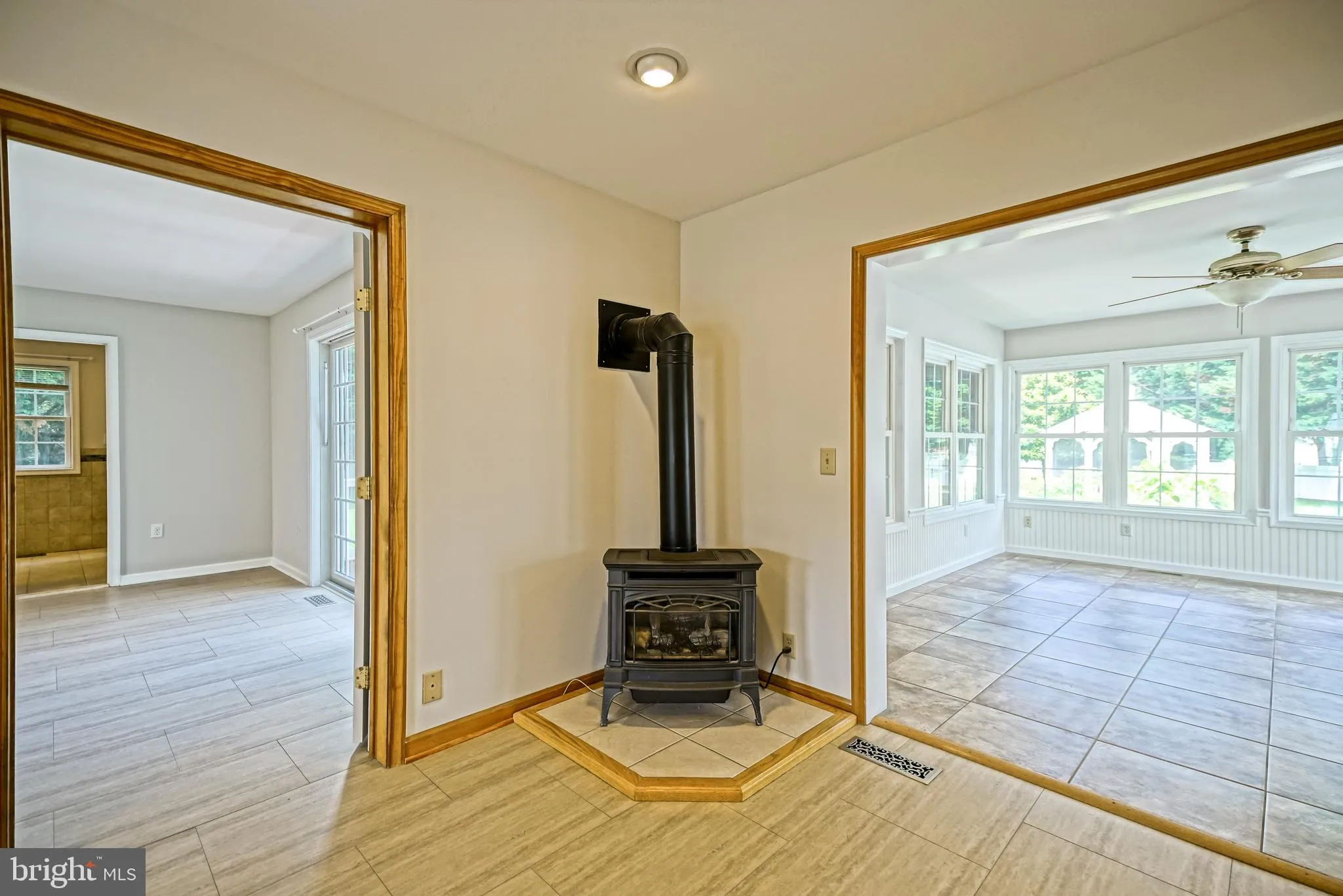 Milton, Delaware 19968, United States, 3 Bedrooms Bedrooms, ,4 BathroomsBathrooms,Residential,Active,172281