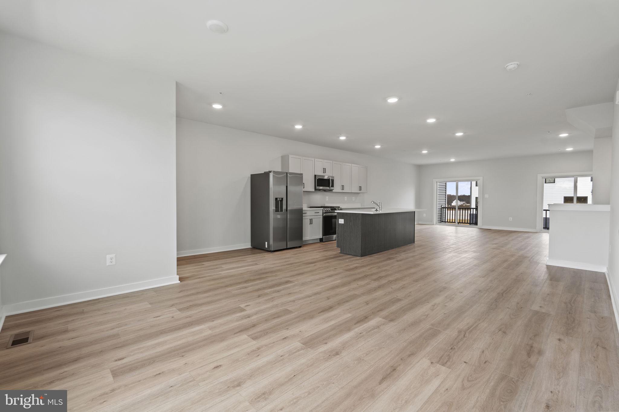 SOUTHLAKE - Residential