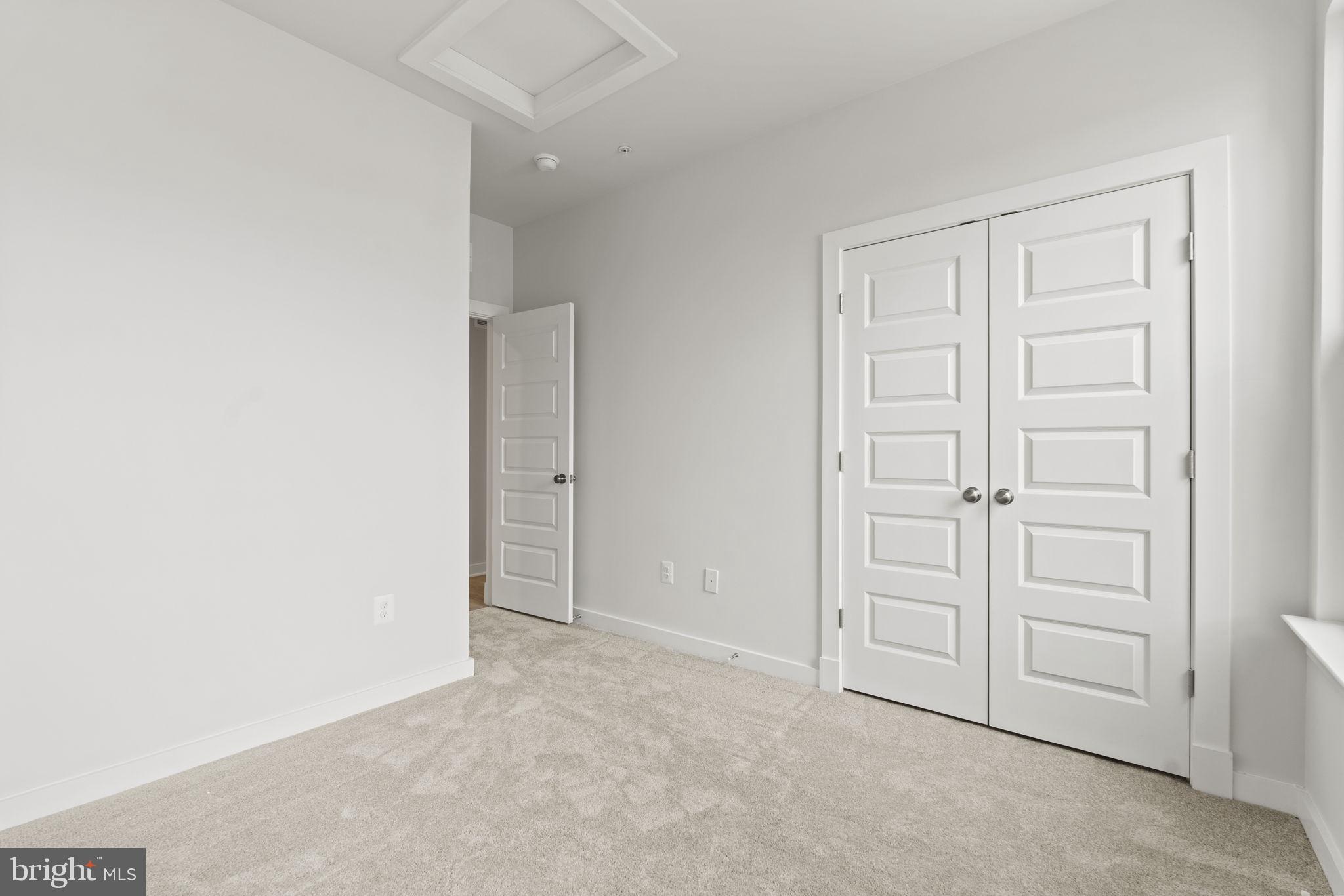 SOUTHLAKE - Residential