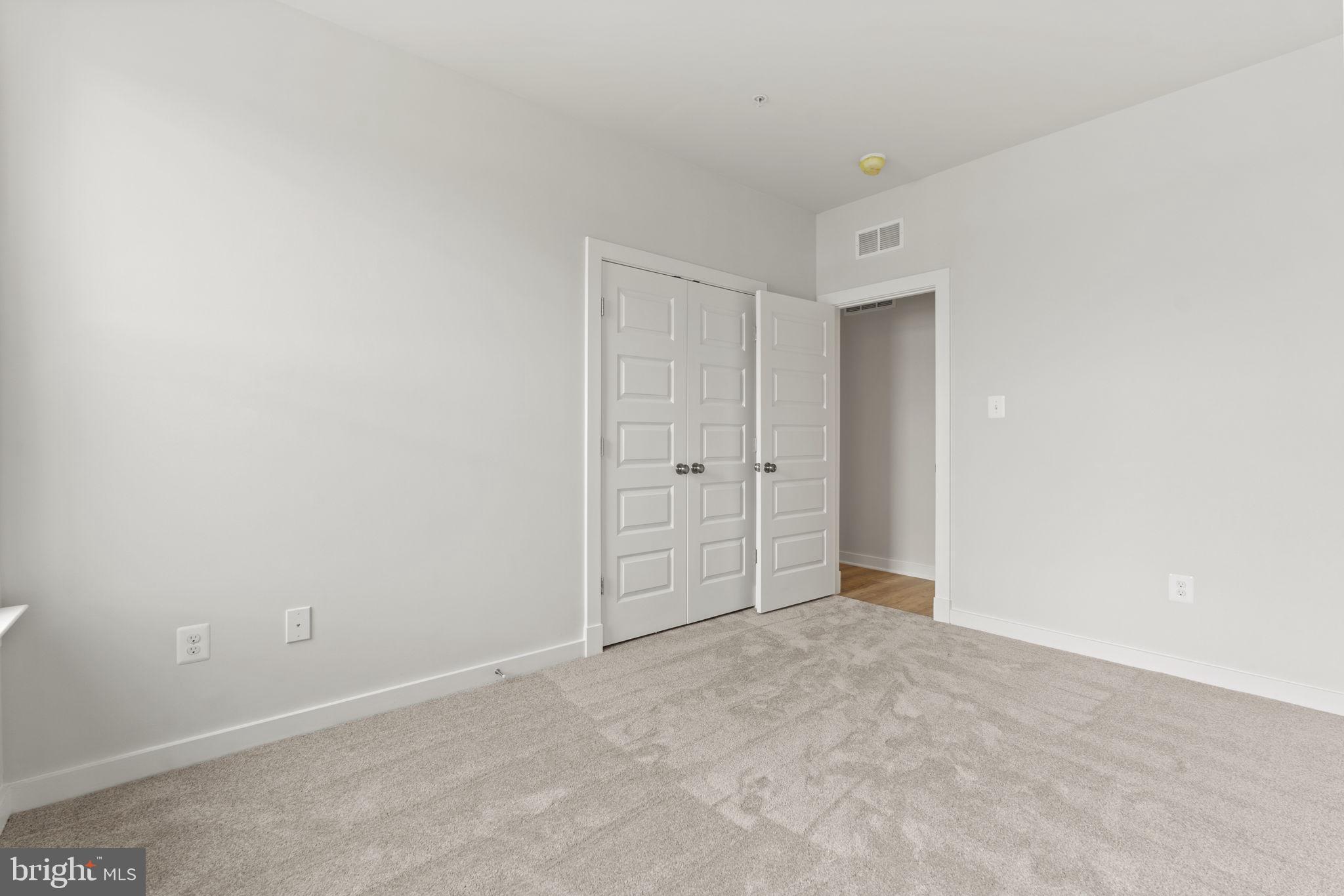 SOUTHLAKE - Residential