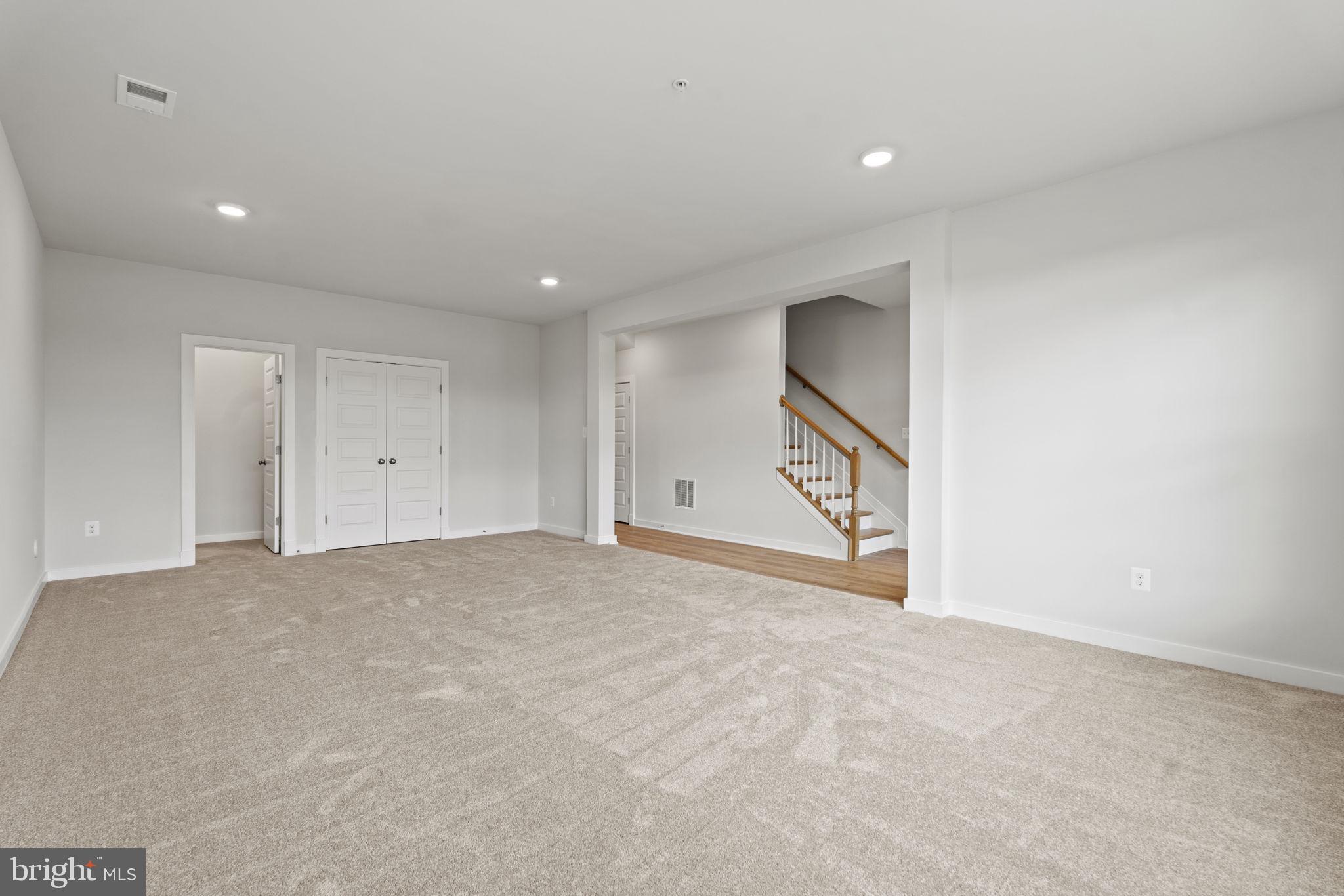 SOUTHLAKE - Residential