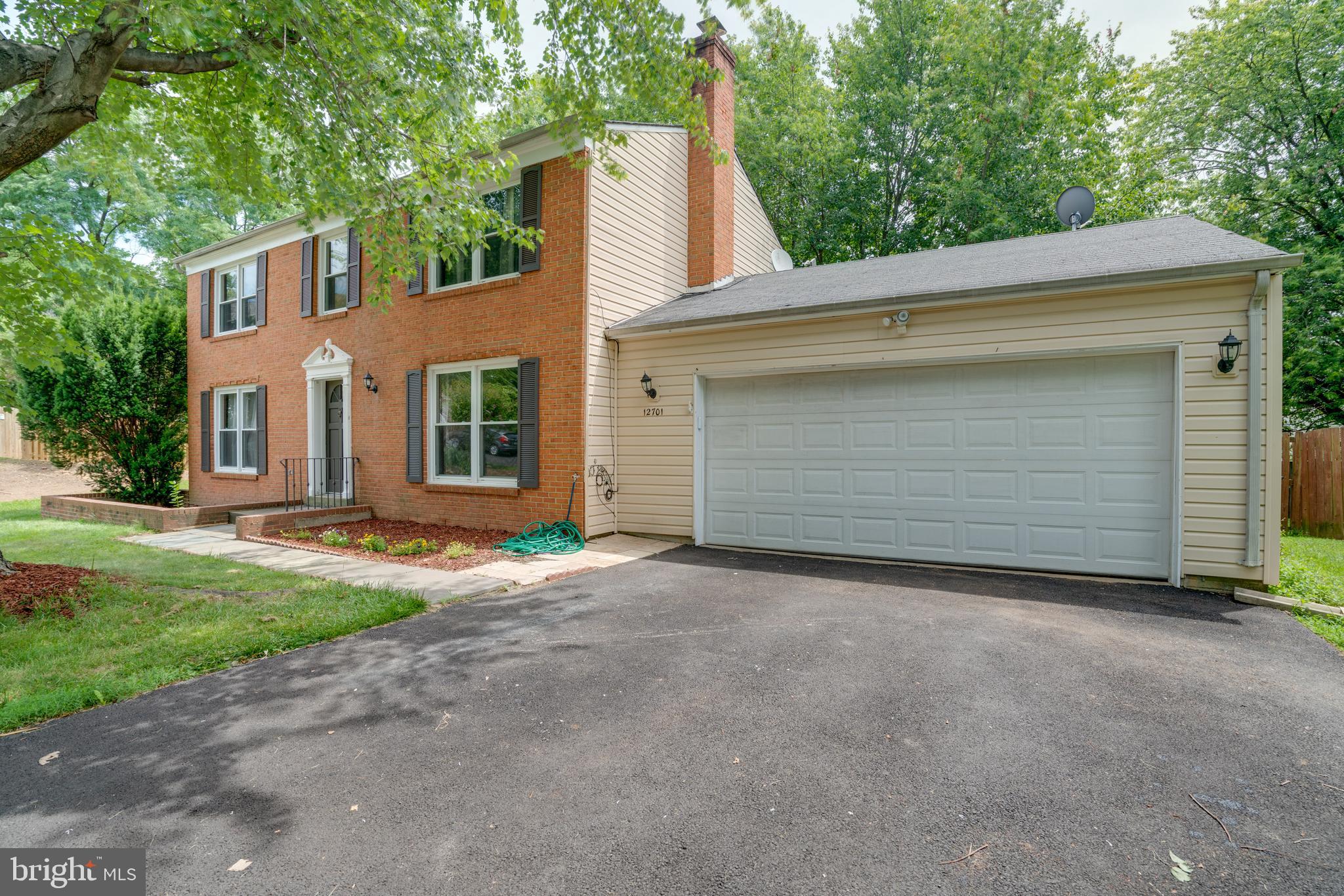 KINGSTON CHASE - Residential