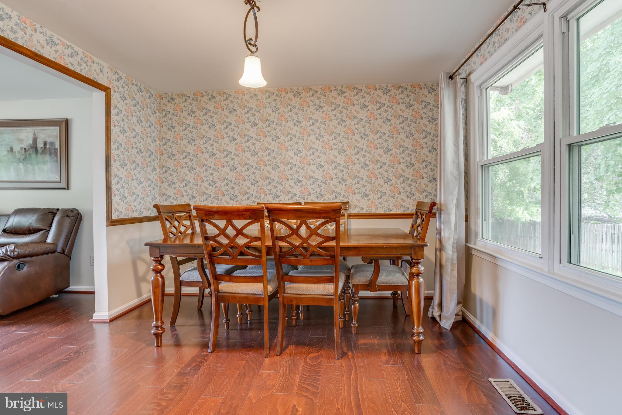 KINGSTON CHASE - Residential