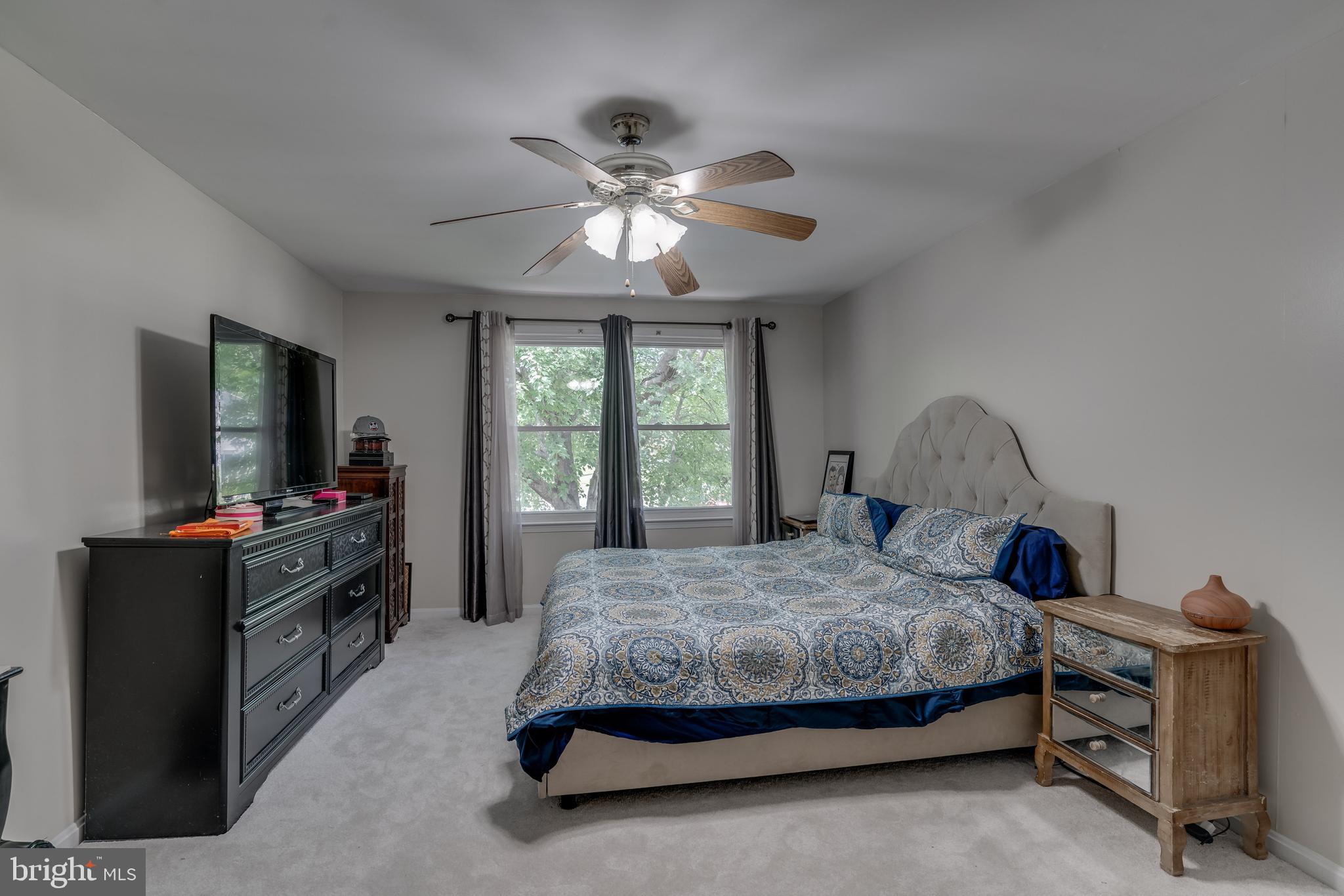 KINGSTON CHASE - Residential