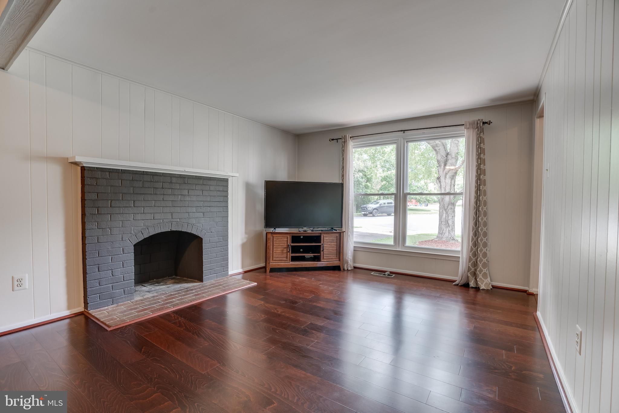 KINGSTON CHASE - Residential