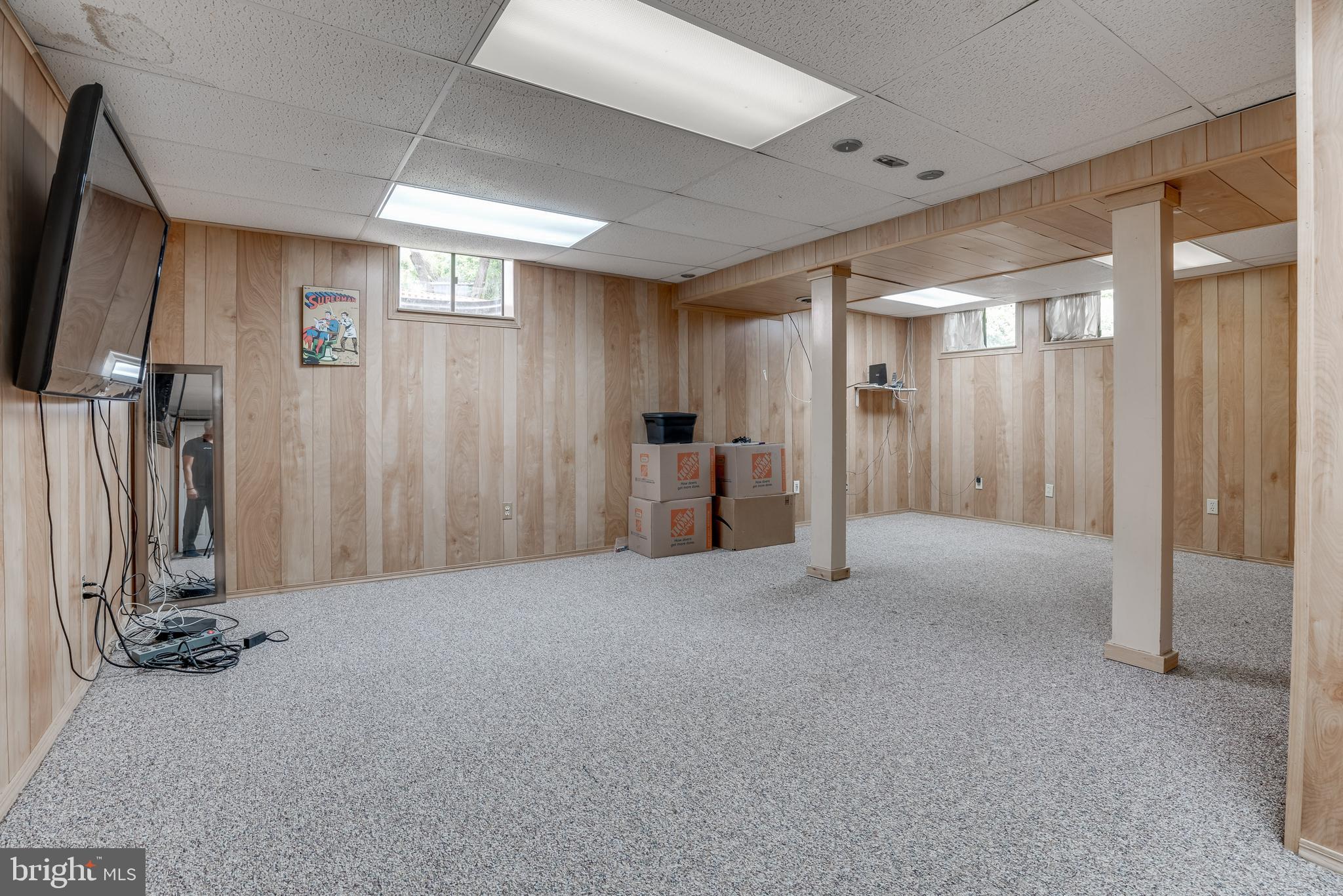 KINGSTON CHASE - Residential