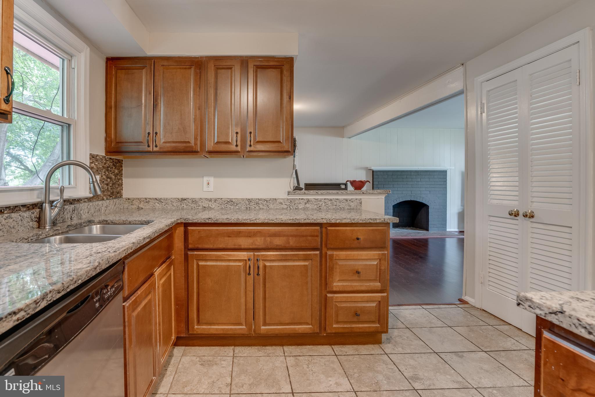 KINGSTON CHASE - Residential