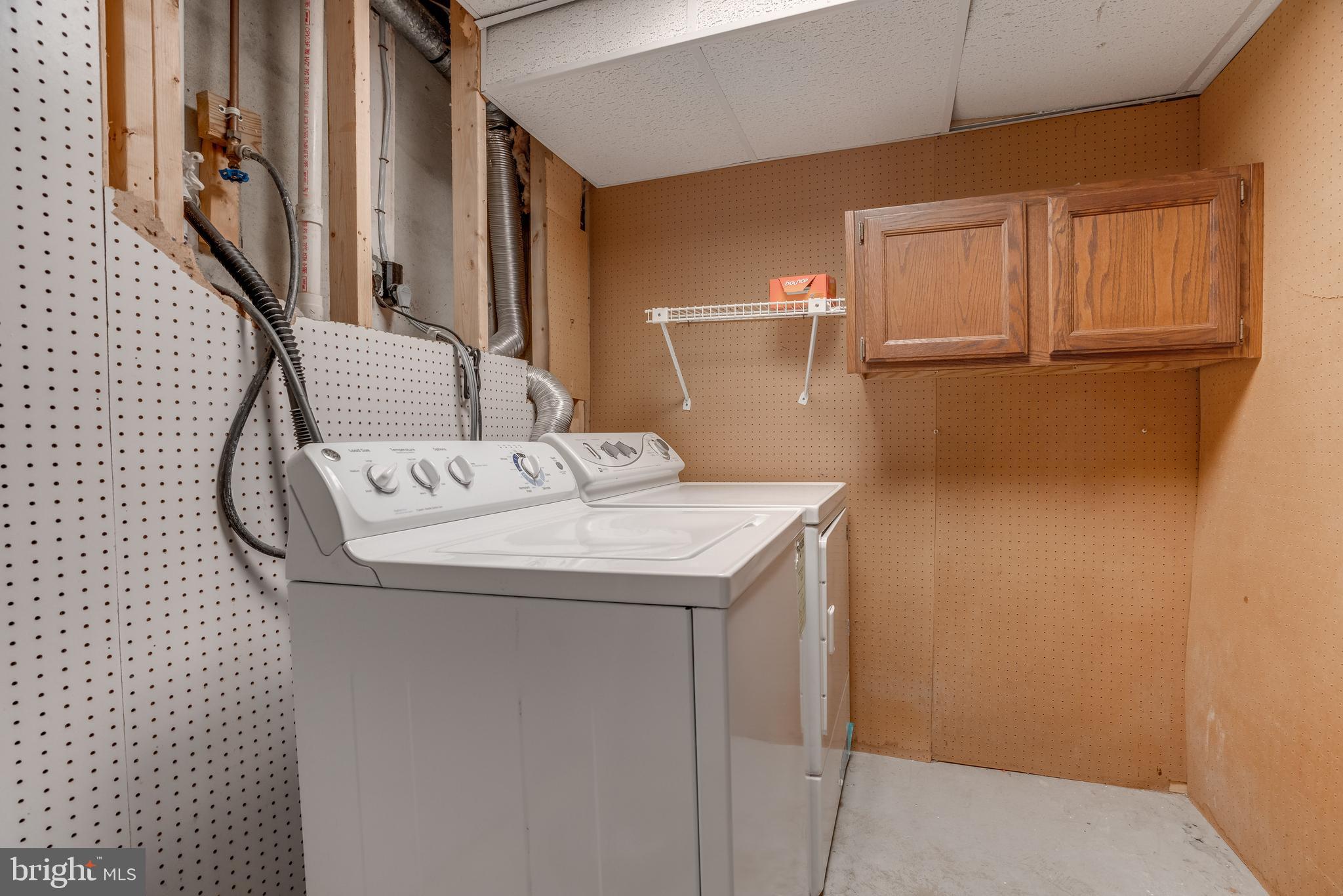 KINGSTON CHASE - Residential