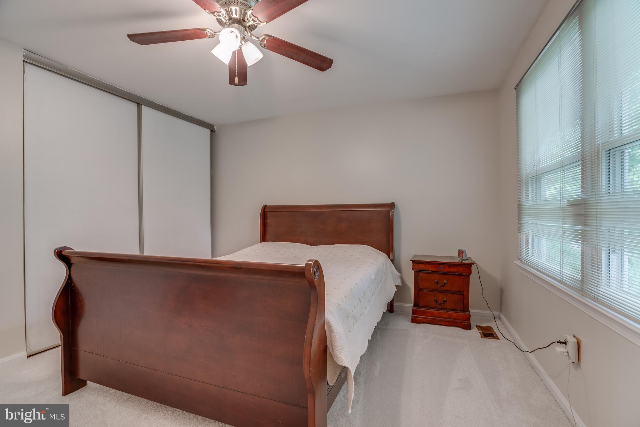 KINGSTON CHASE - Residential