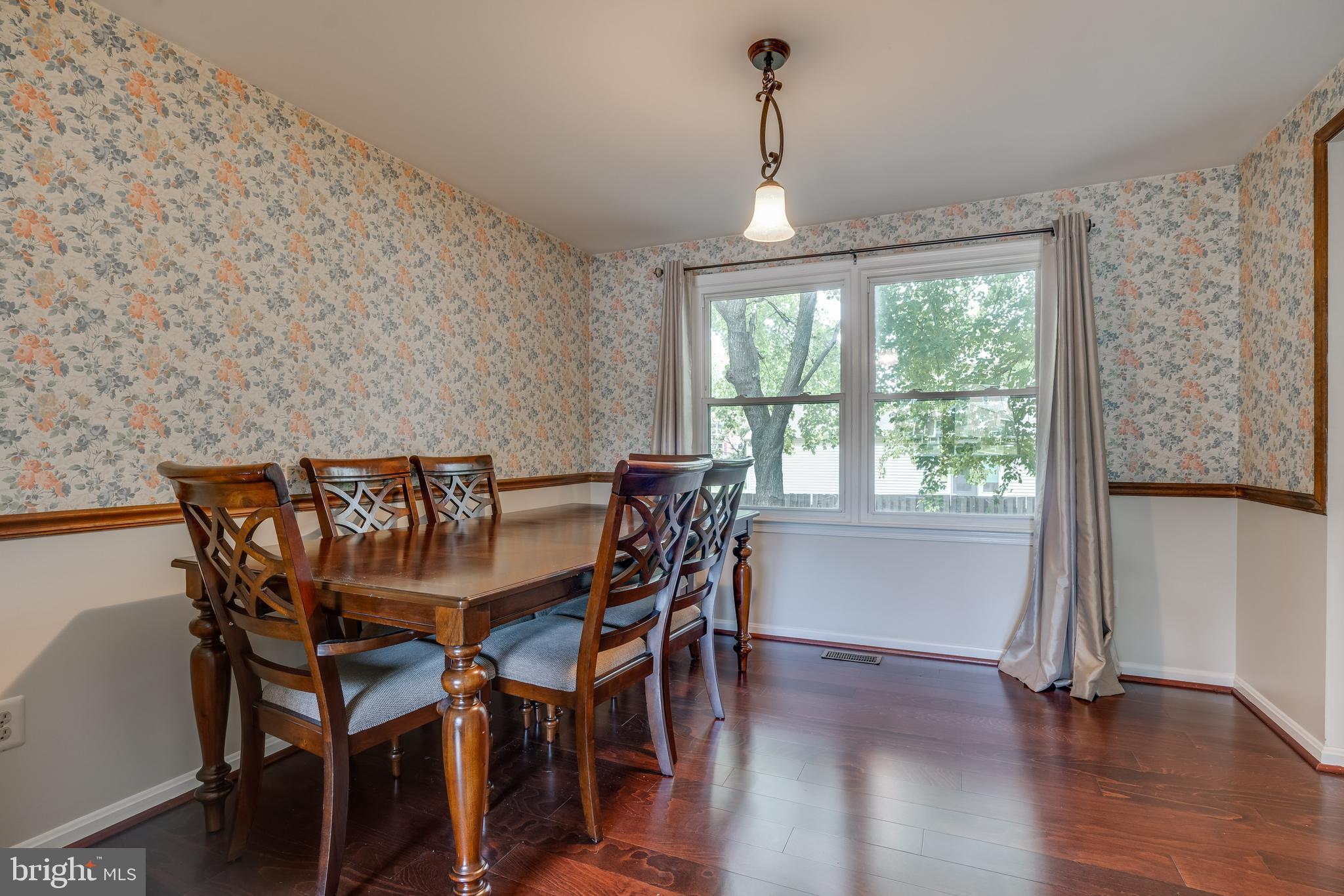 KINGSTON CHASE - Residential