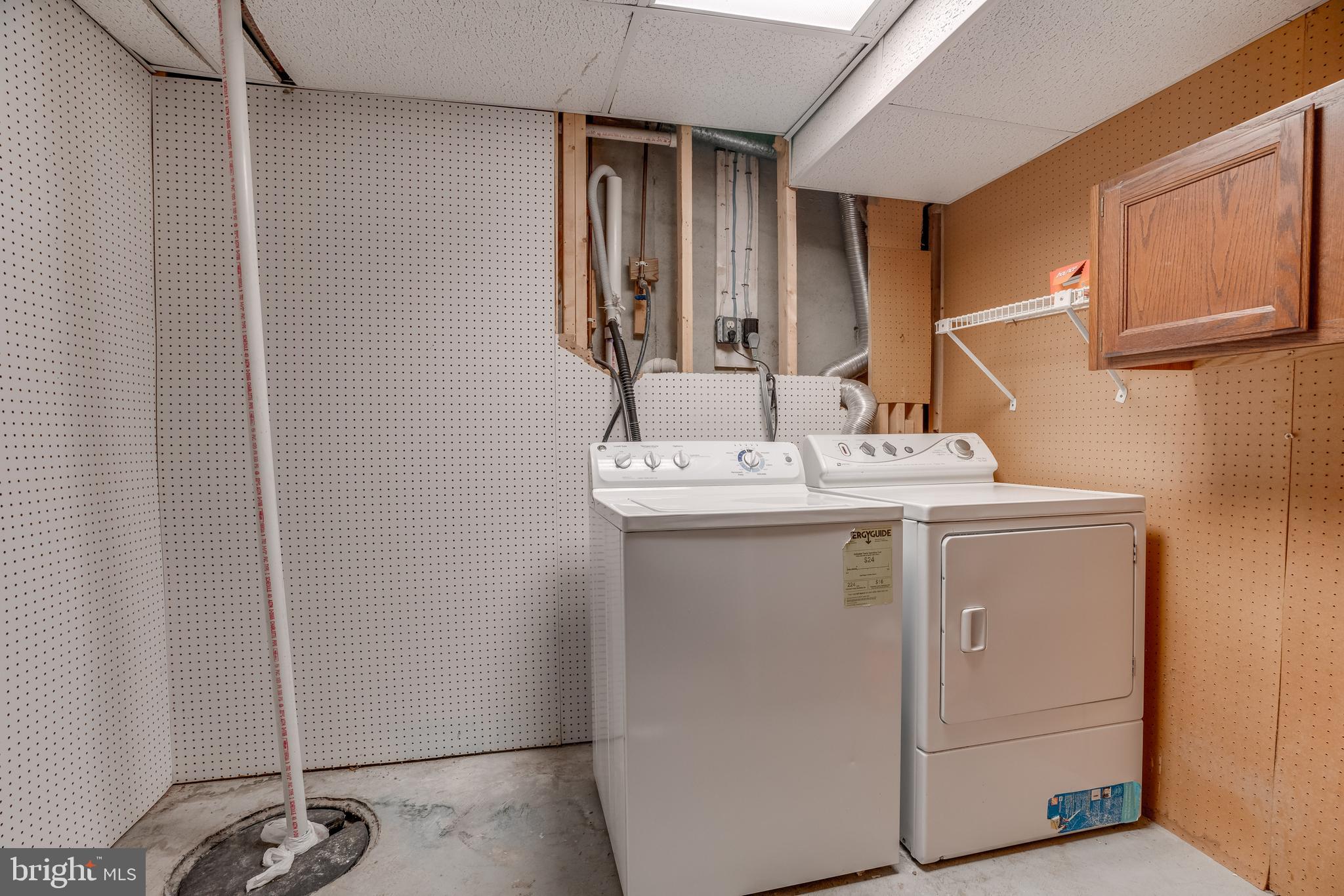 KINGSTON CHASE - Residential