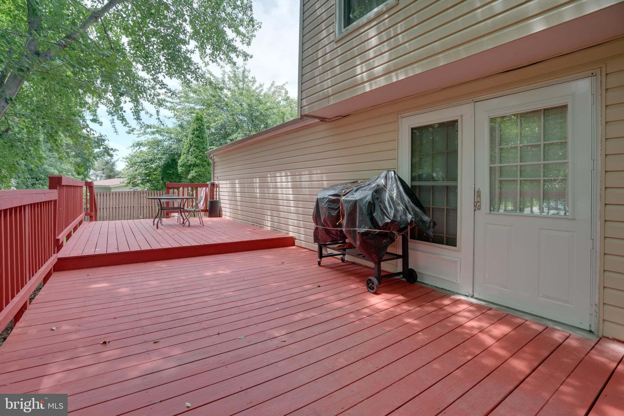 KINGSTON CHASE - Residential