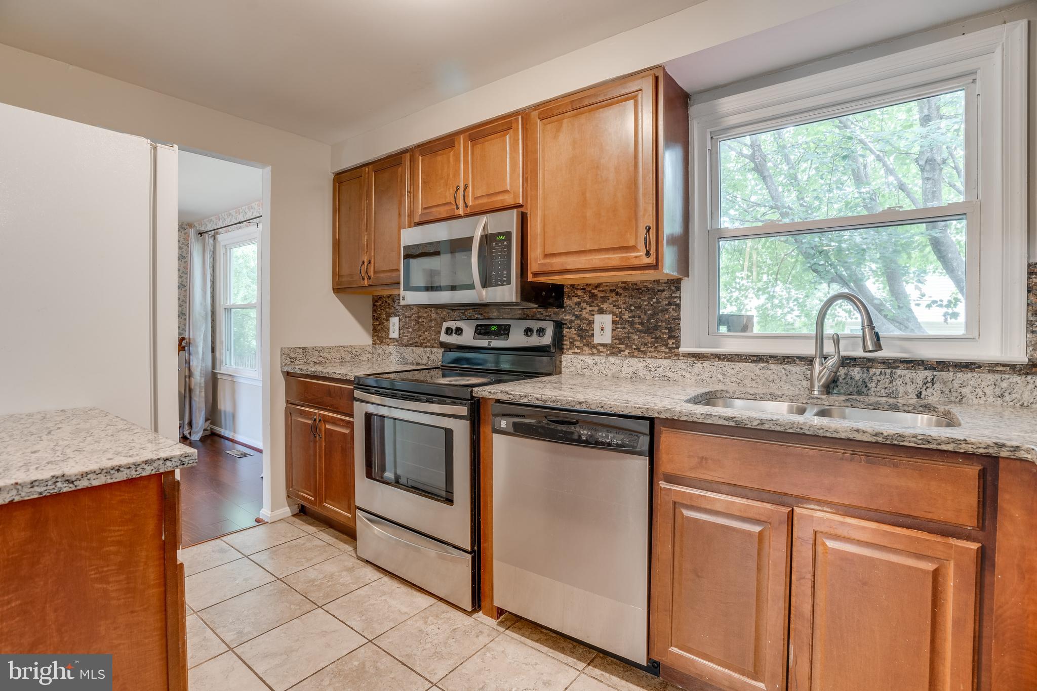 KINGSTON CHASE - Residential