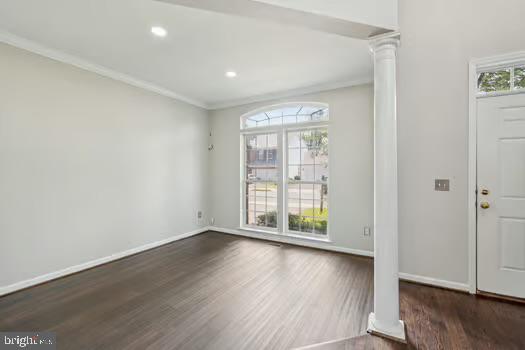 1025 RIVERDALE CIRCLE