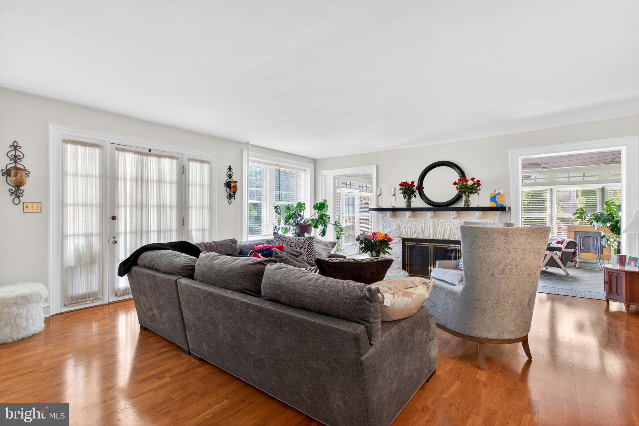 EAST OAK LANE - Residential