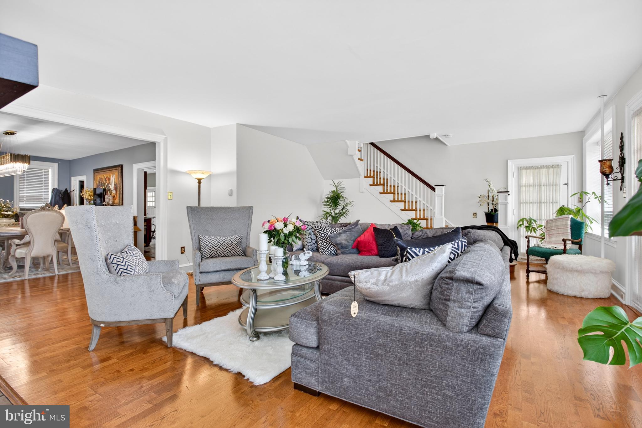 EAST OAK LANE - Residential