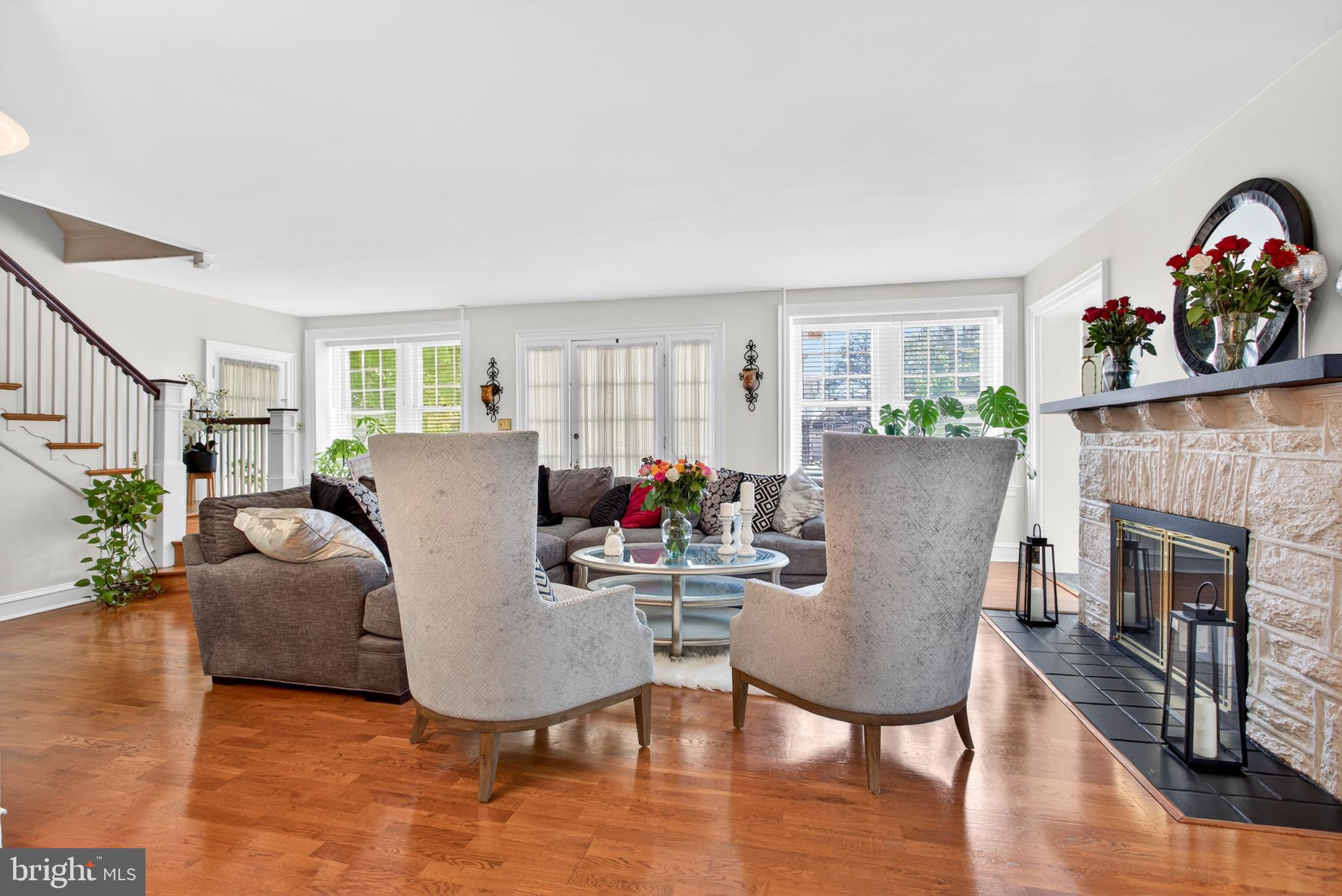 EAST OAK LANE - Residential
