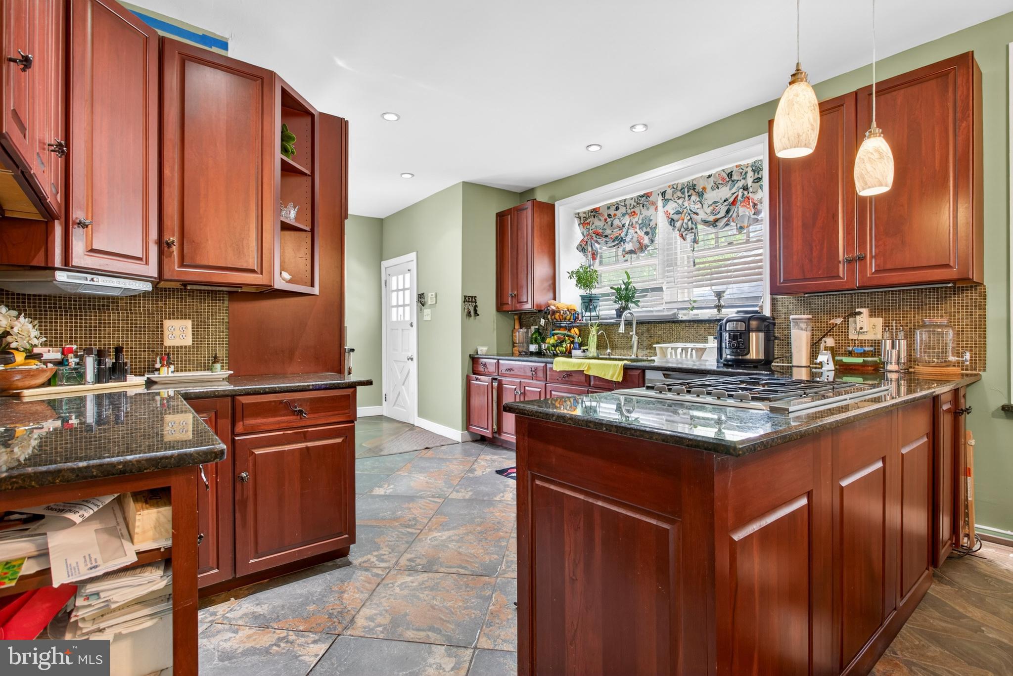 EAST OAK LANE - Residential