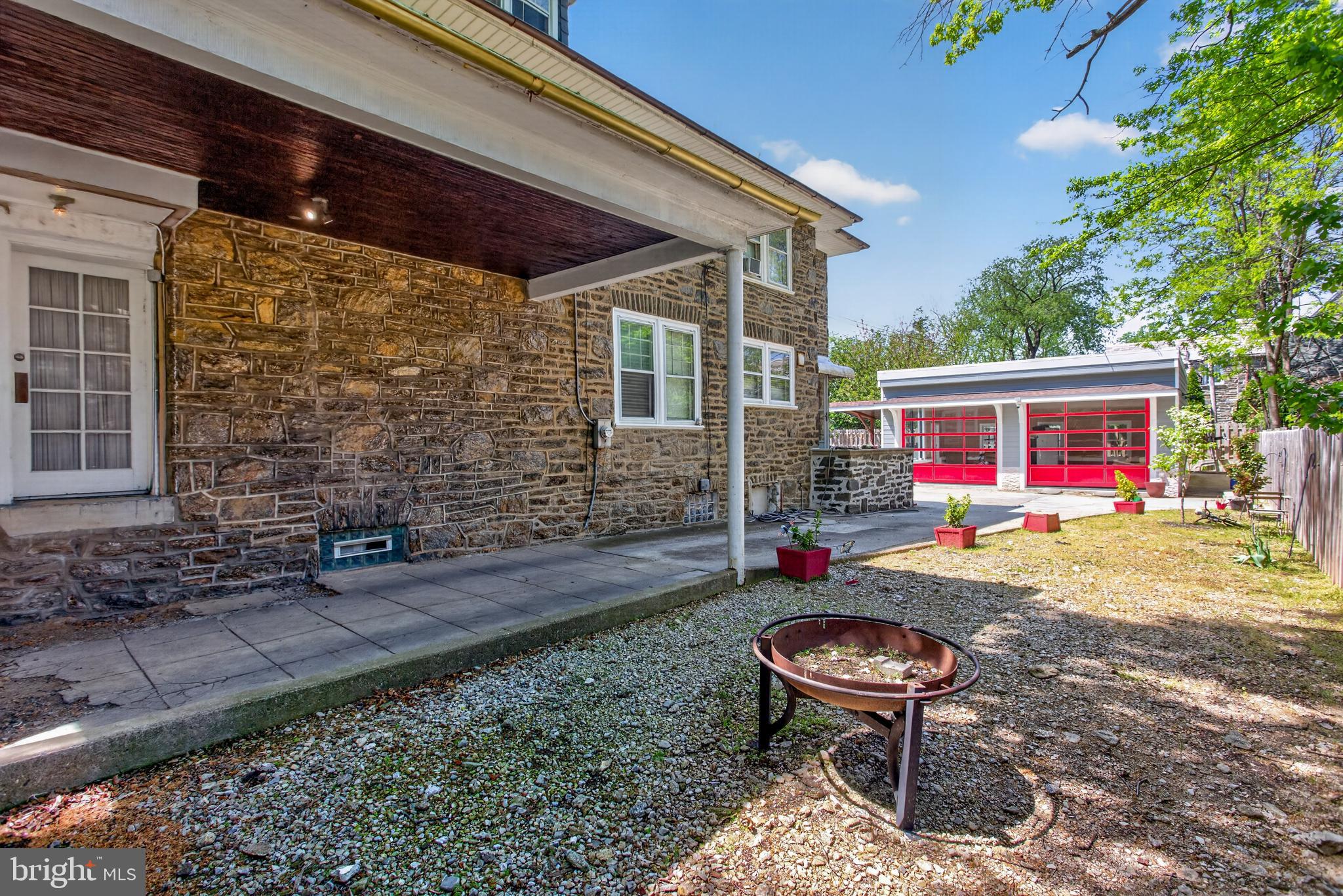 EAST OAK LANE - Residential
