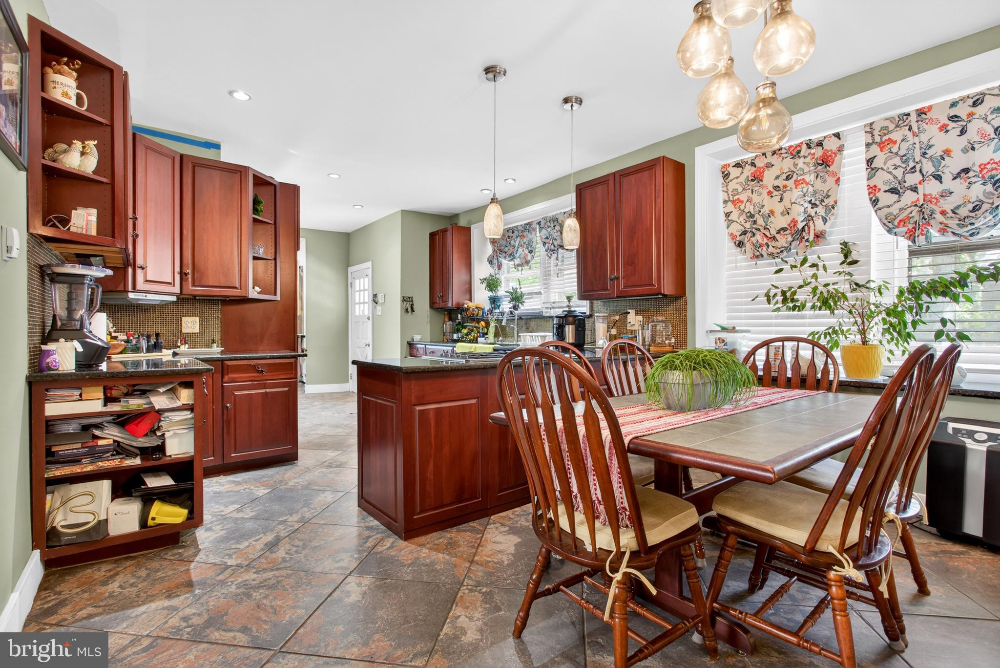 EAST OAK LANE - Residential