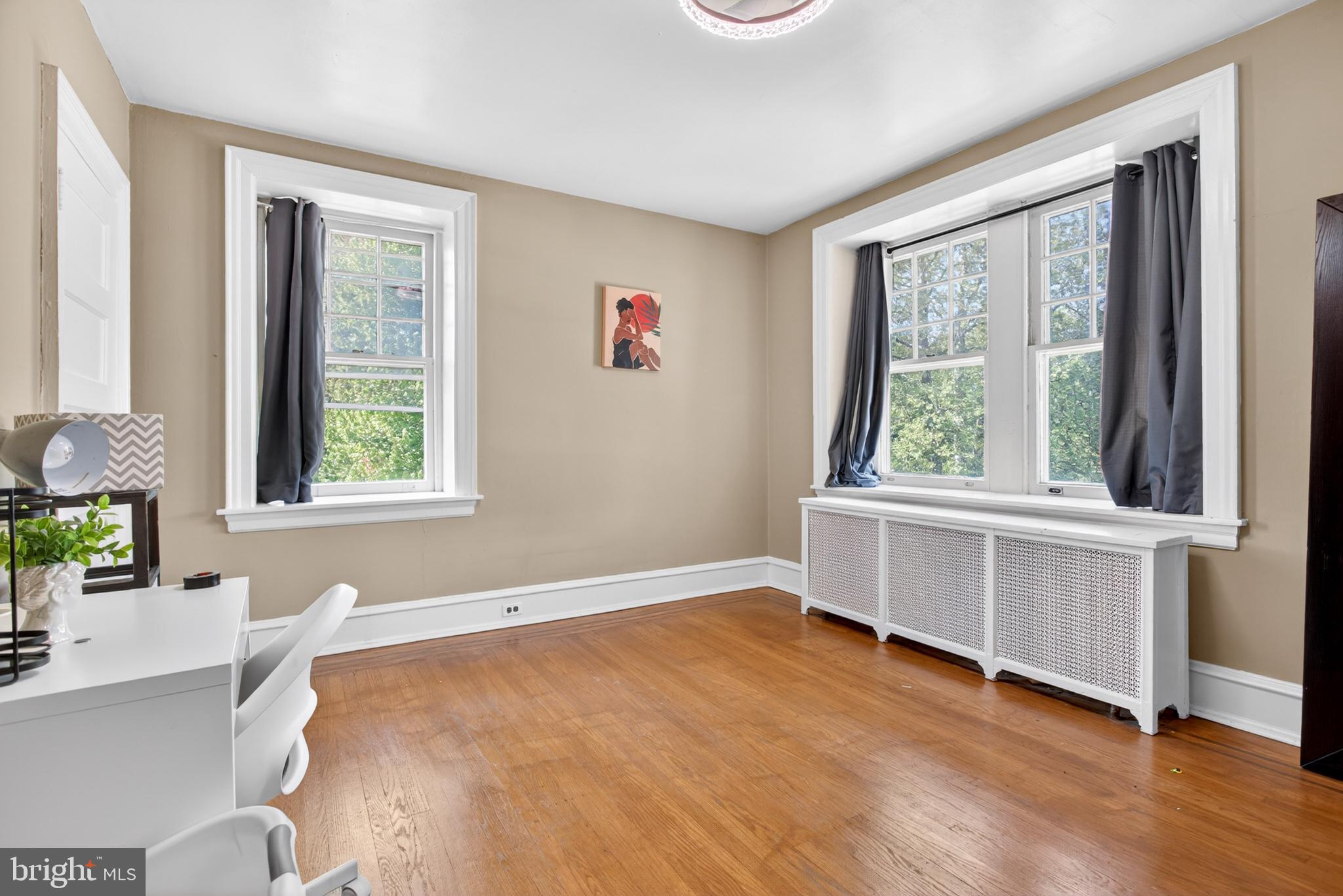EAST OAK LANE - Residential