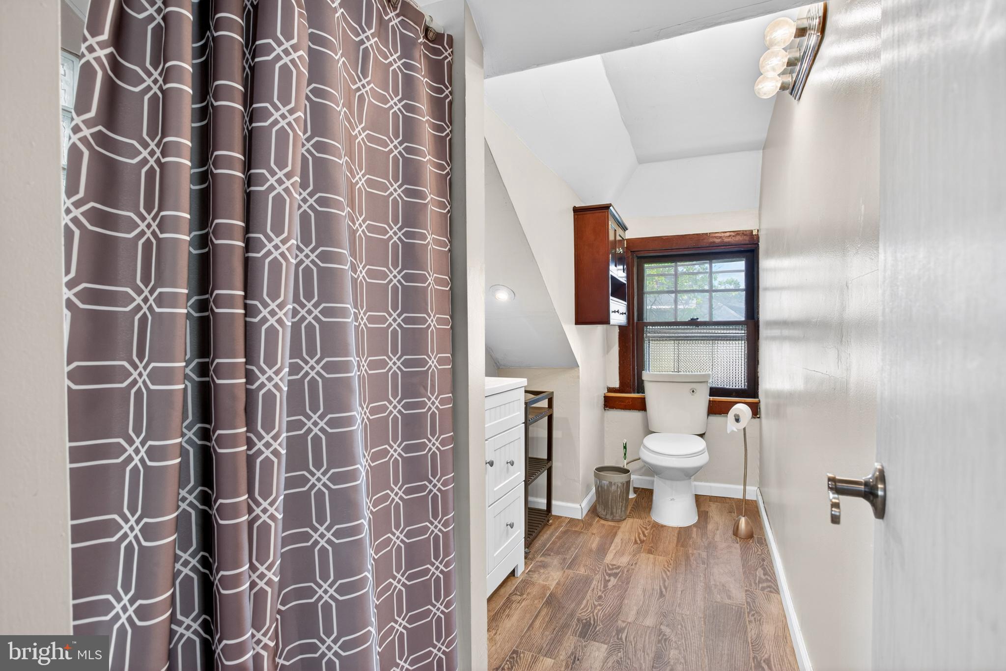 EAST OAK LANE - Residential