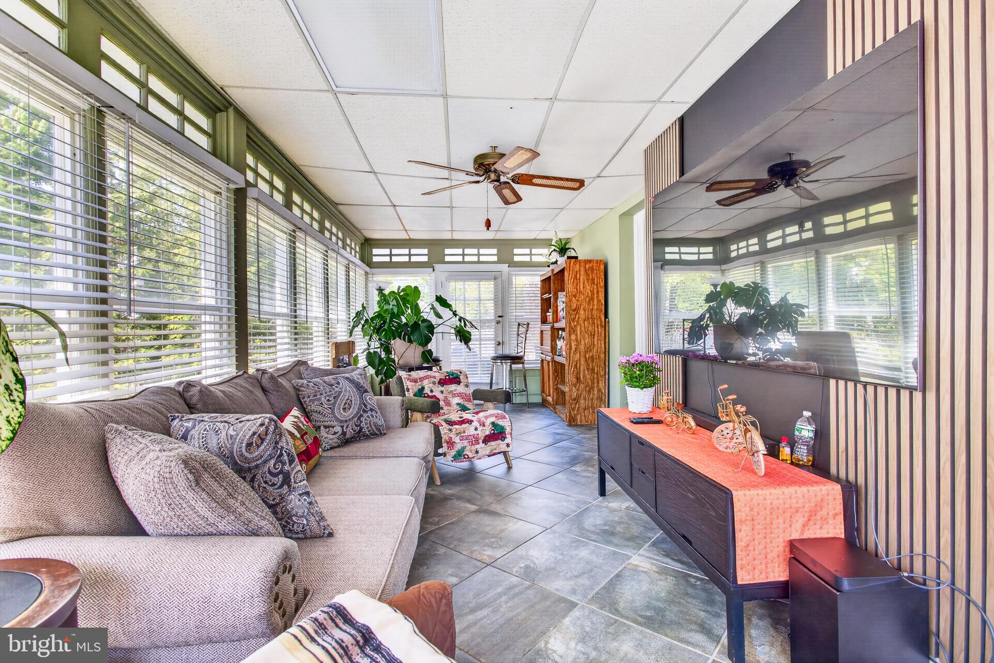 EAST OAK LANE - Residential