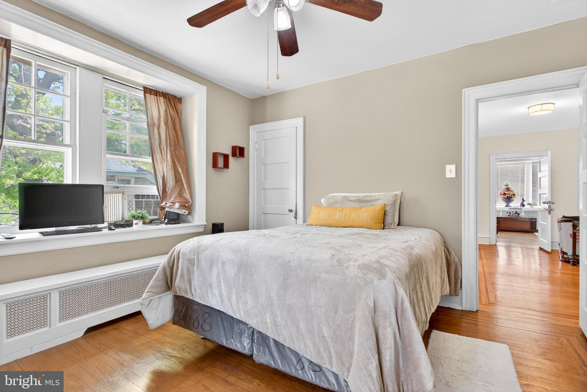 EAST OAK LANE - Residential