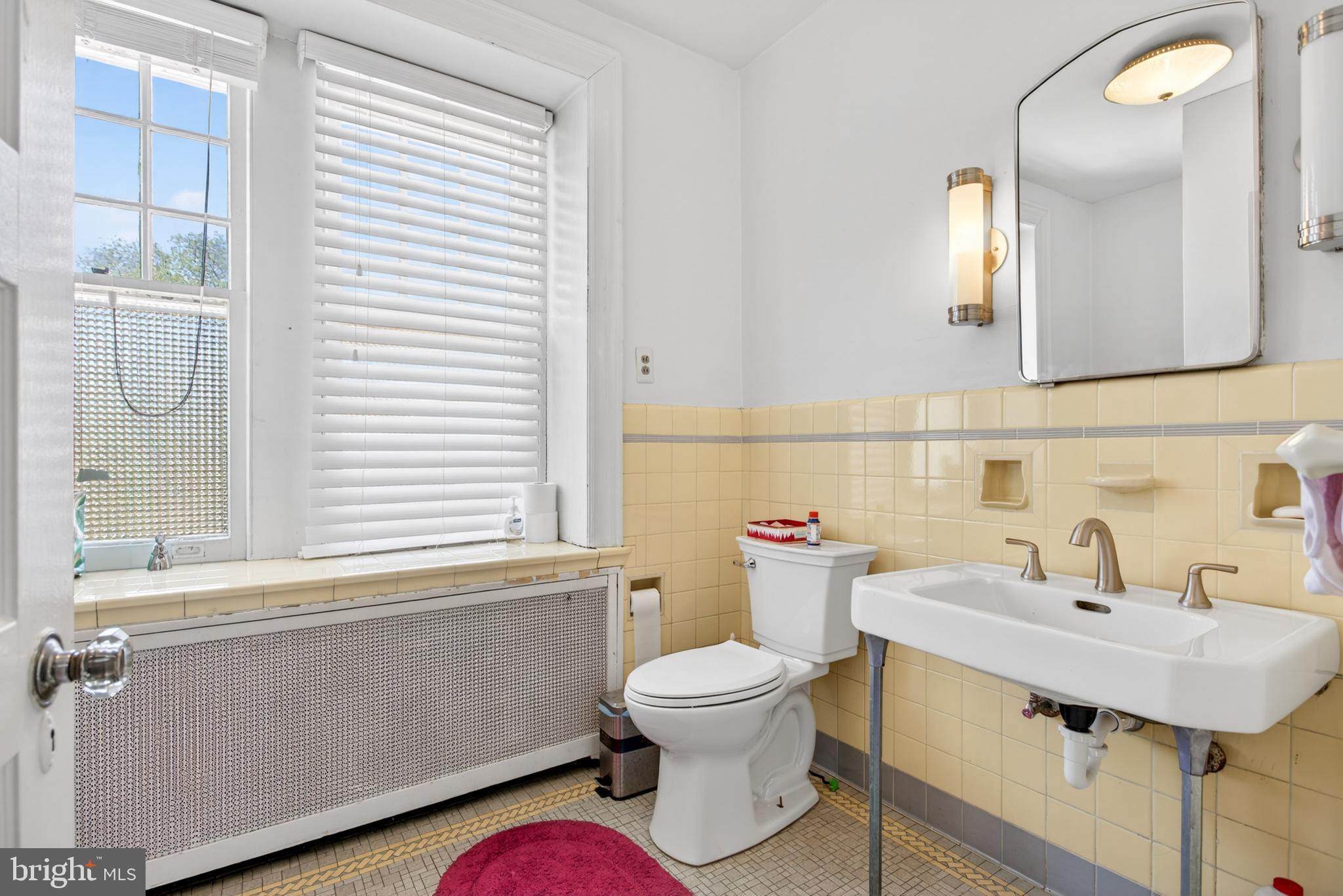 EAST OAK LANE - Residential