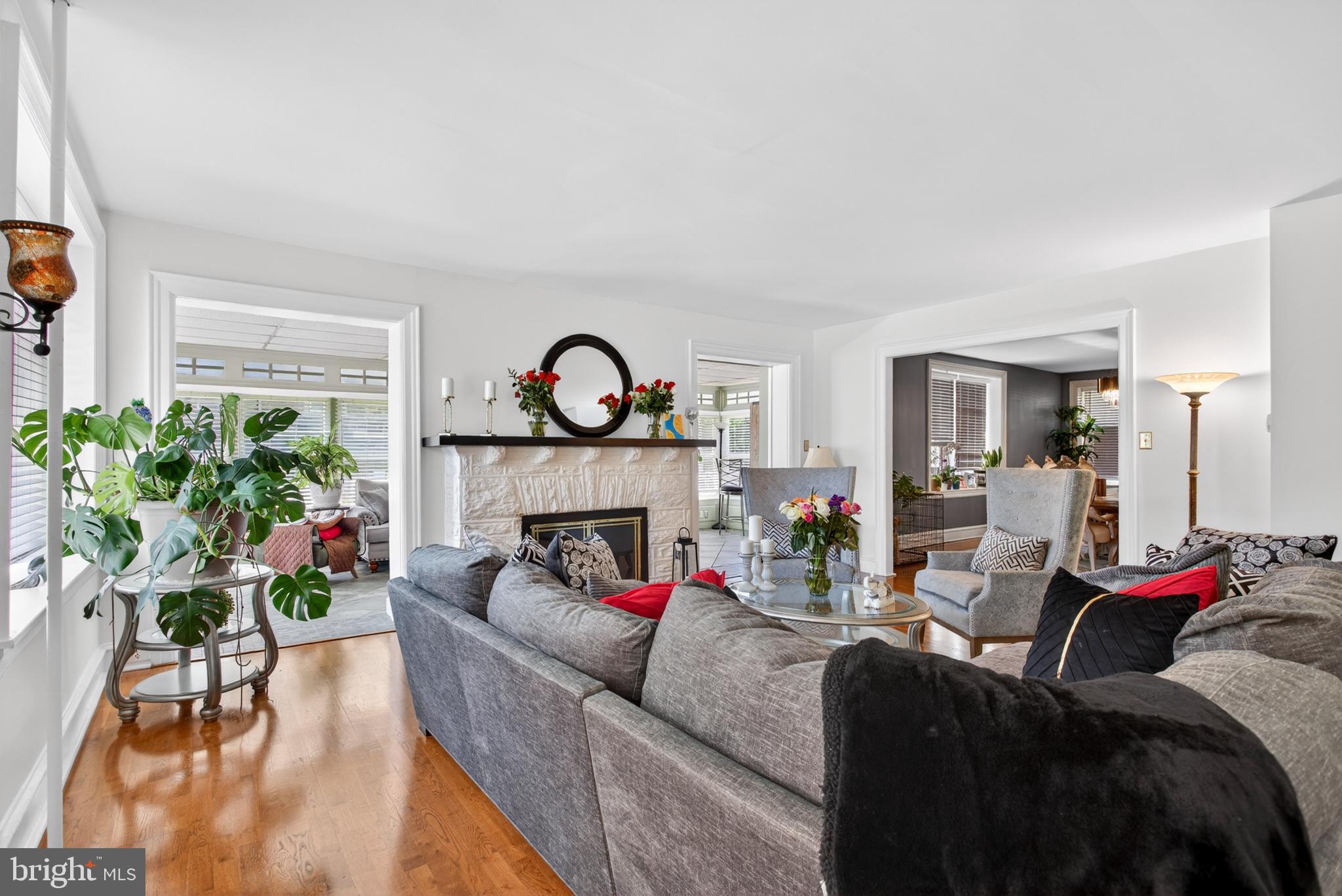 EAST OAK LANE - Residential