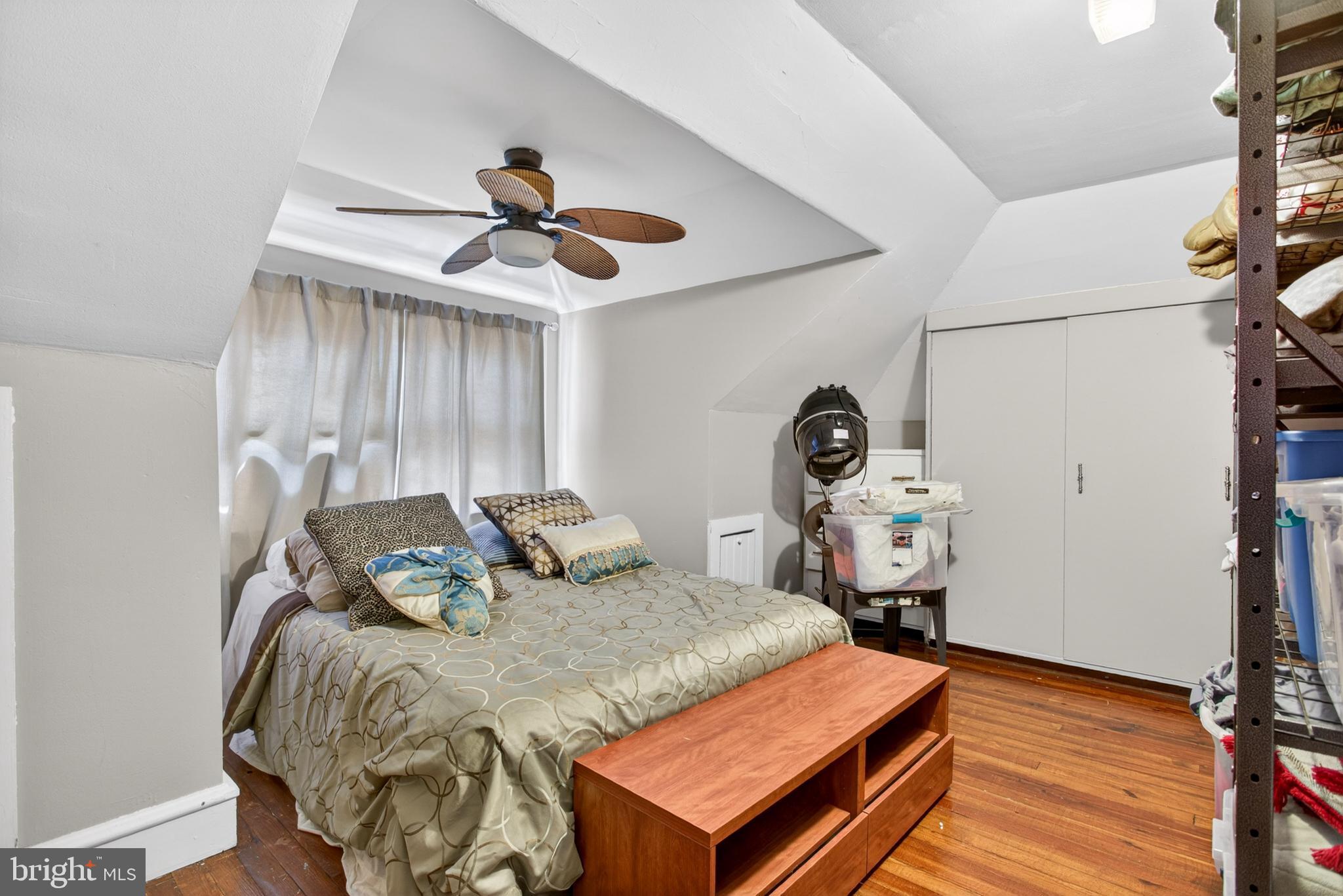 EAST OAK LANE - Residential